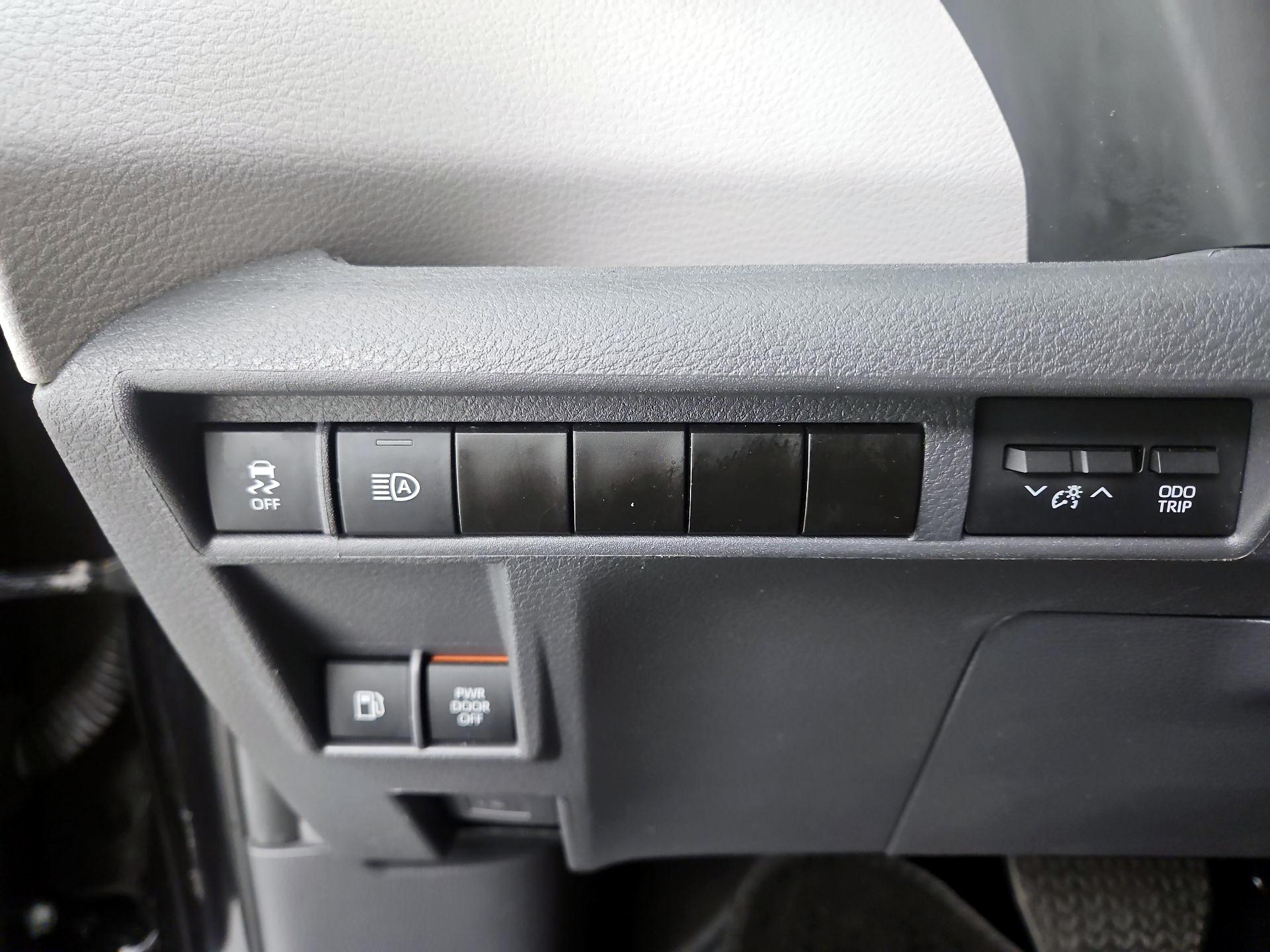 Thumbnail: 2024 Toyota Sienna - 13