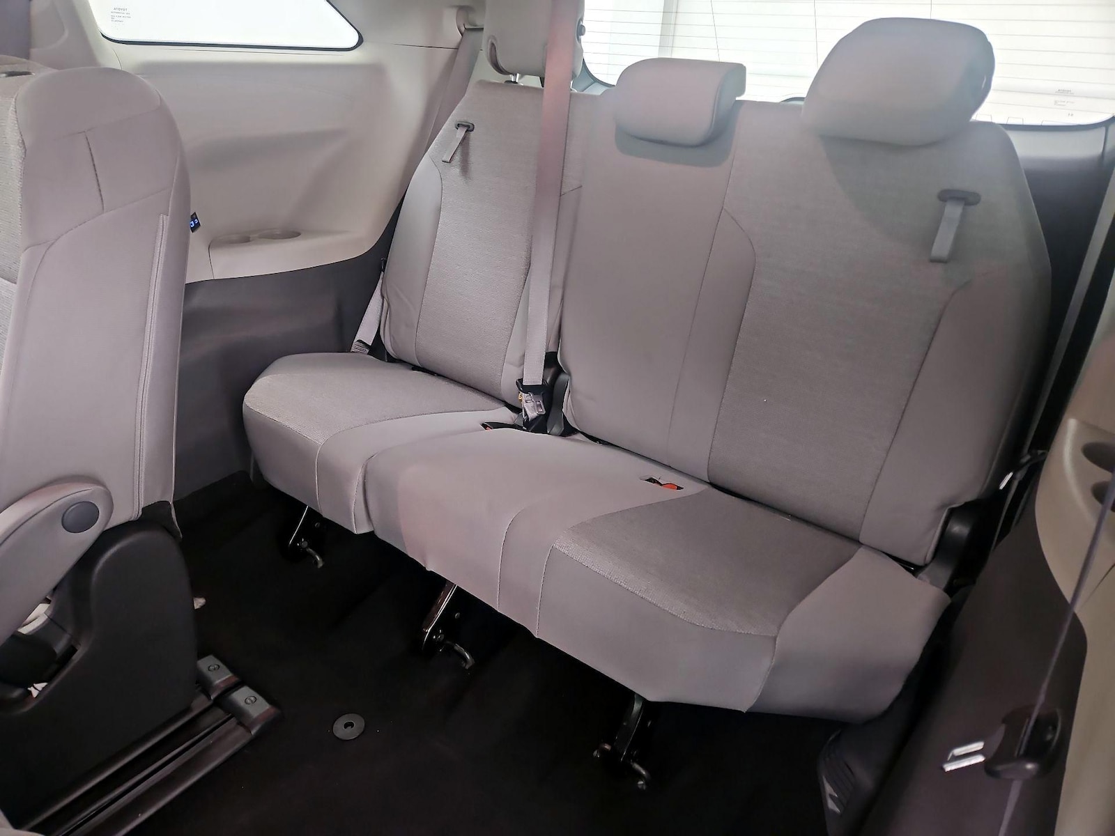 2024 Toyota Sienna LE - Photo 22