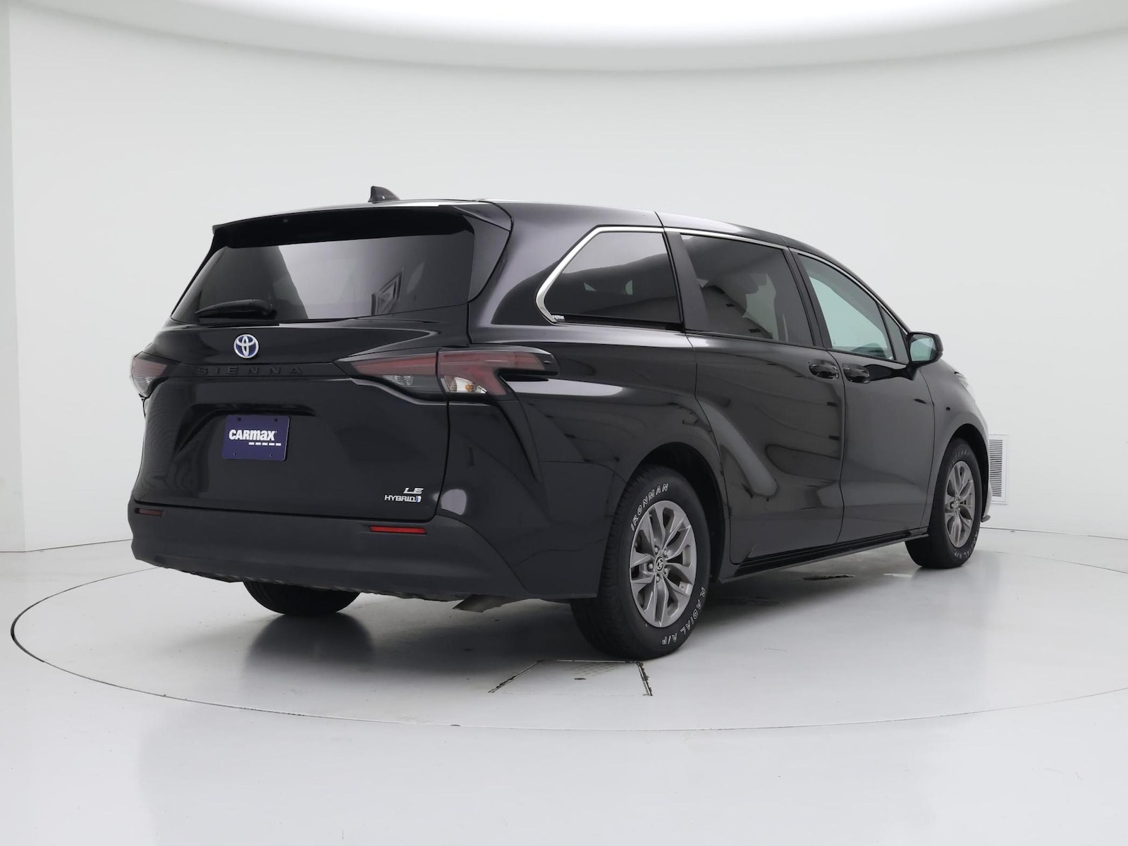2024 Toyota Sienna LE - Photo 9