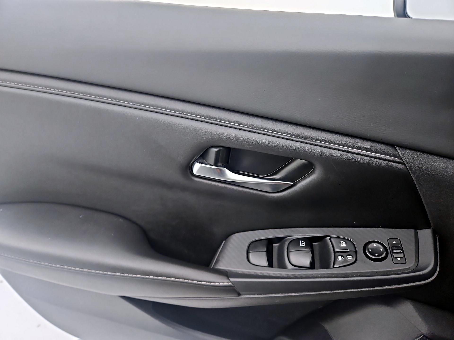 Thumbnail: 2023 Nissan Sentra - 12