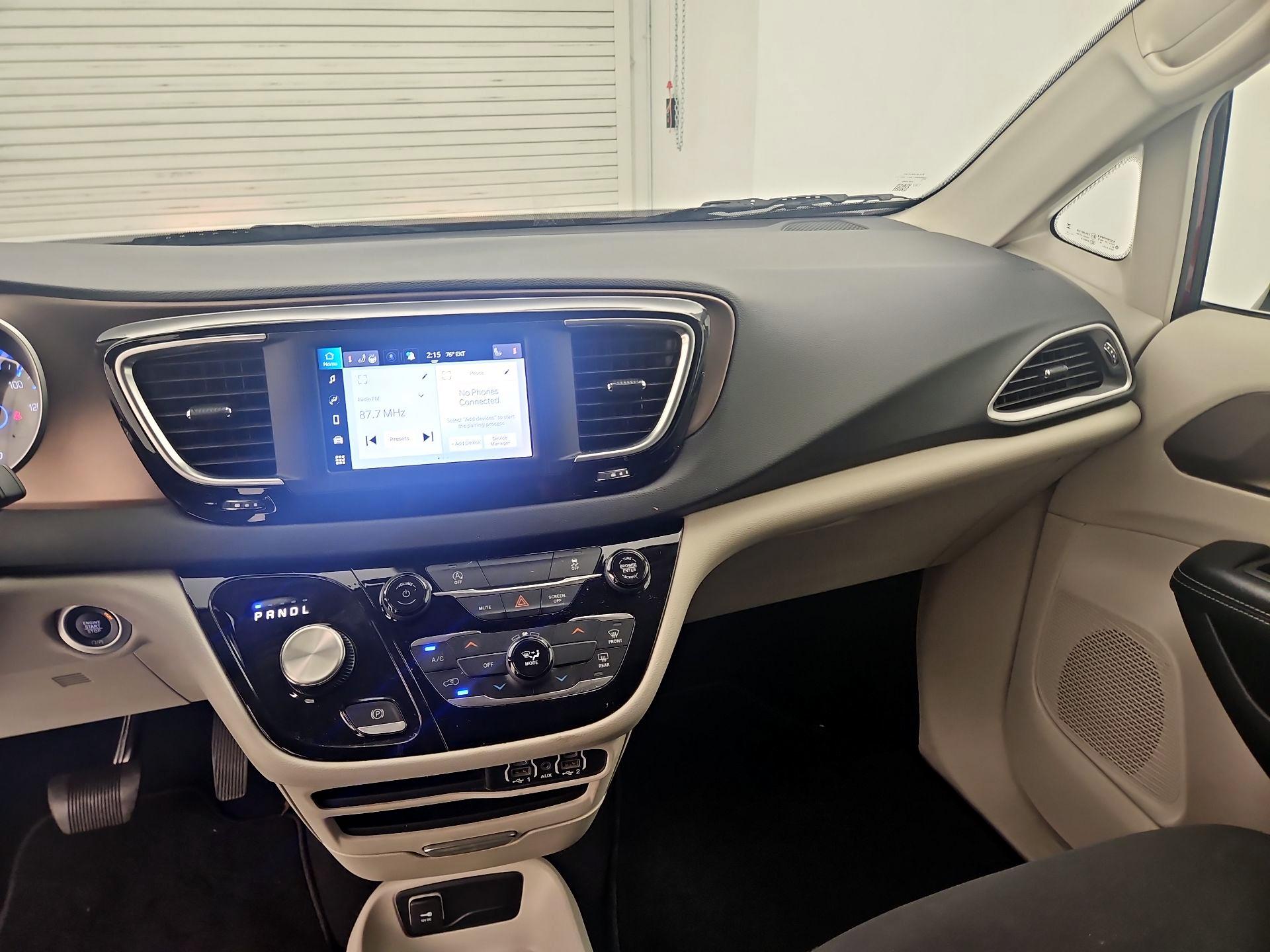 Thumbnail: 2023 Chrysler Voyager - 9