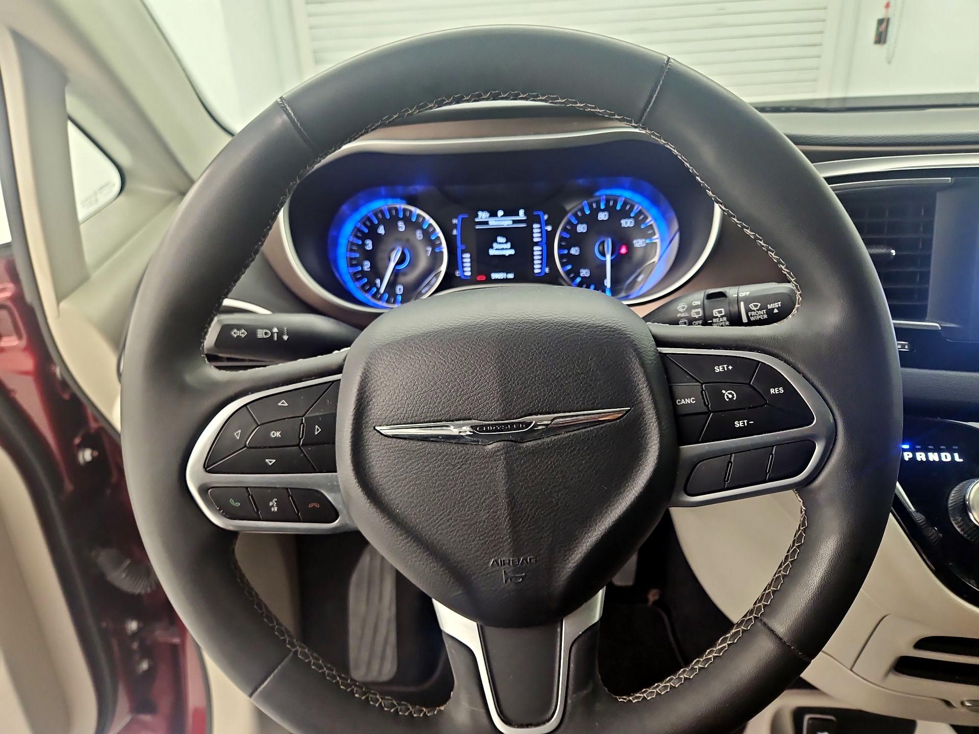 Thumbnail: 2023 Chrysler Voyager - 10