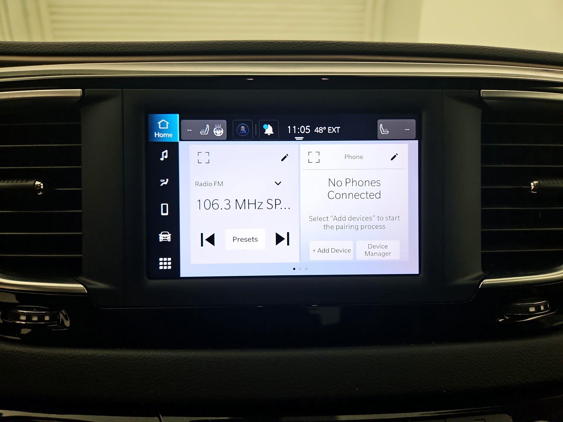 Thumbnail: 2023 Chrysler Voyager - 15