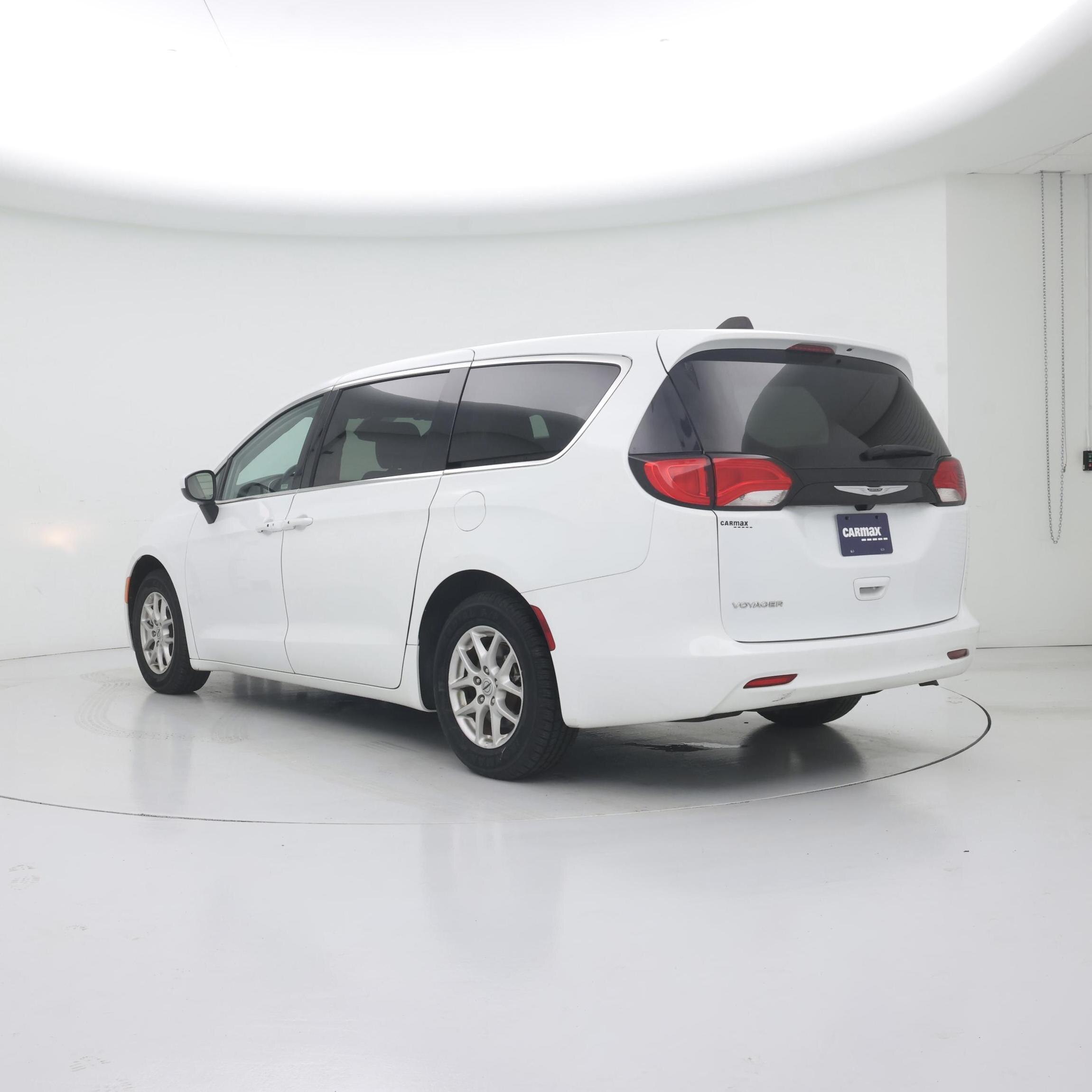 Thumbnail: 2023 Chrysler Voyager - 2