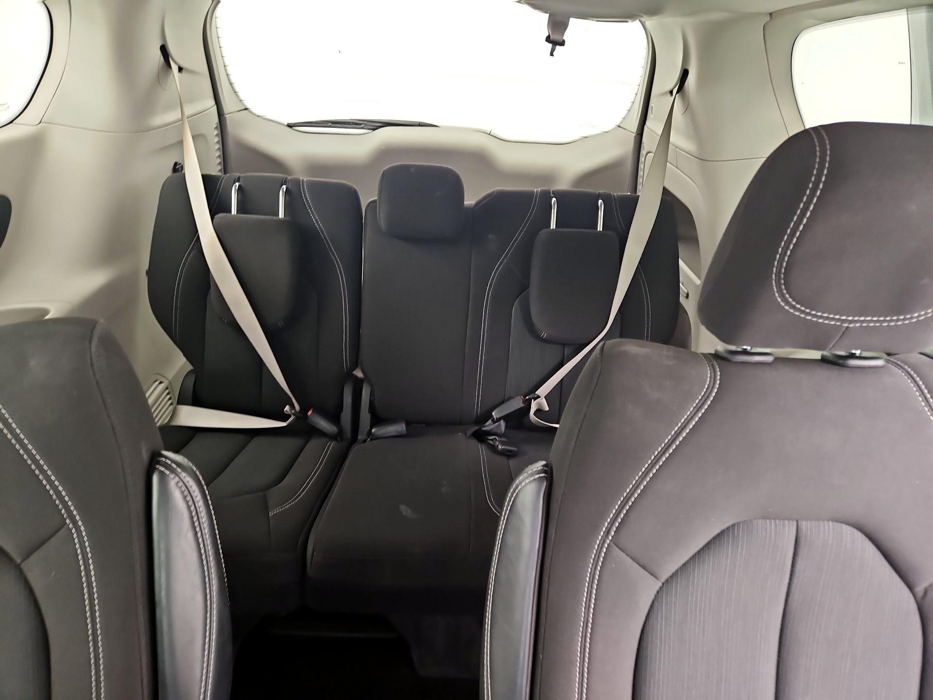 Thumbnail: 2023 Chrysler Voyager - 20