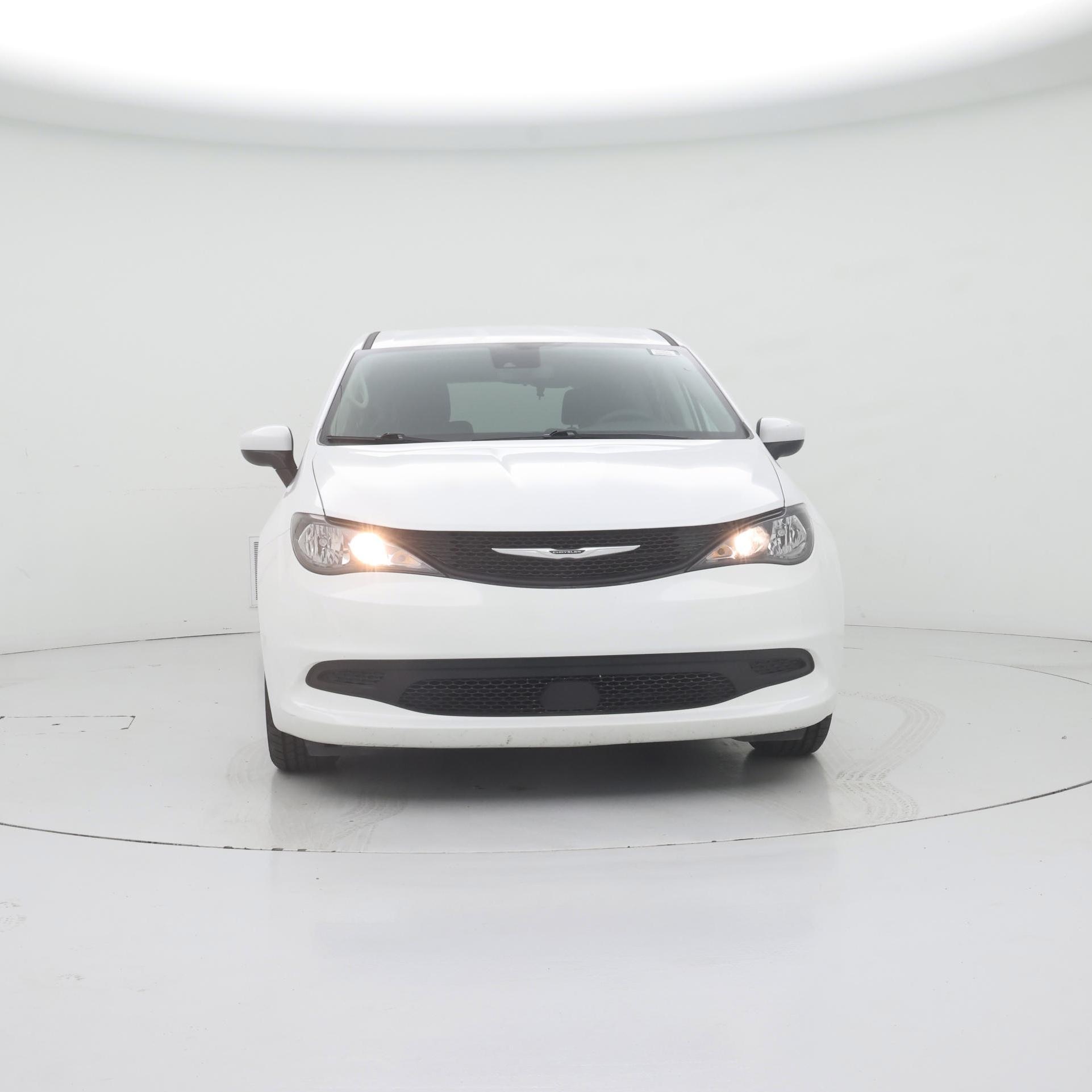 Thumbnail: 2023 Chrysler Voyager - 5