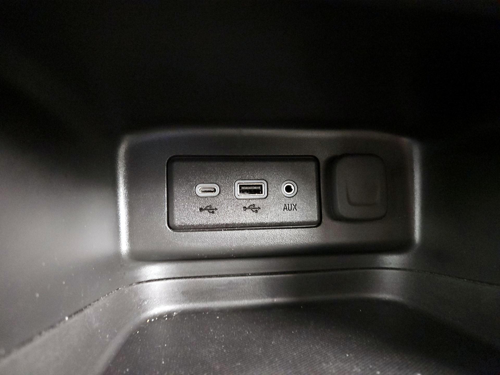 Thumbnail: 2023 Chevrolet Equinox - 18