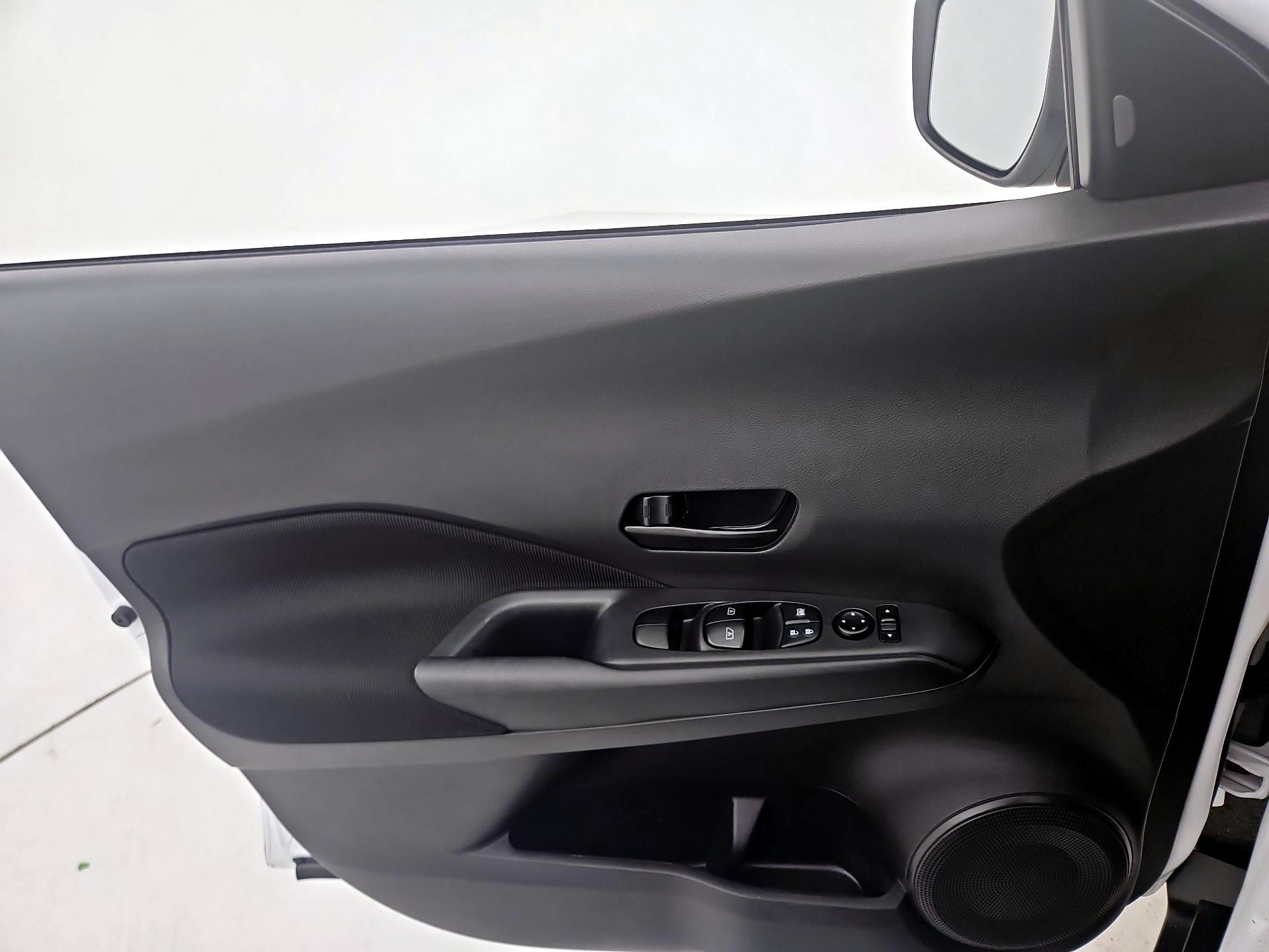 Thumbnail: 2023 Nissan Kicks - 12