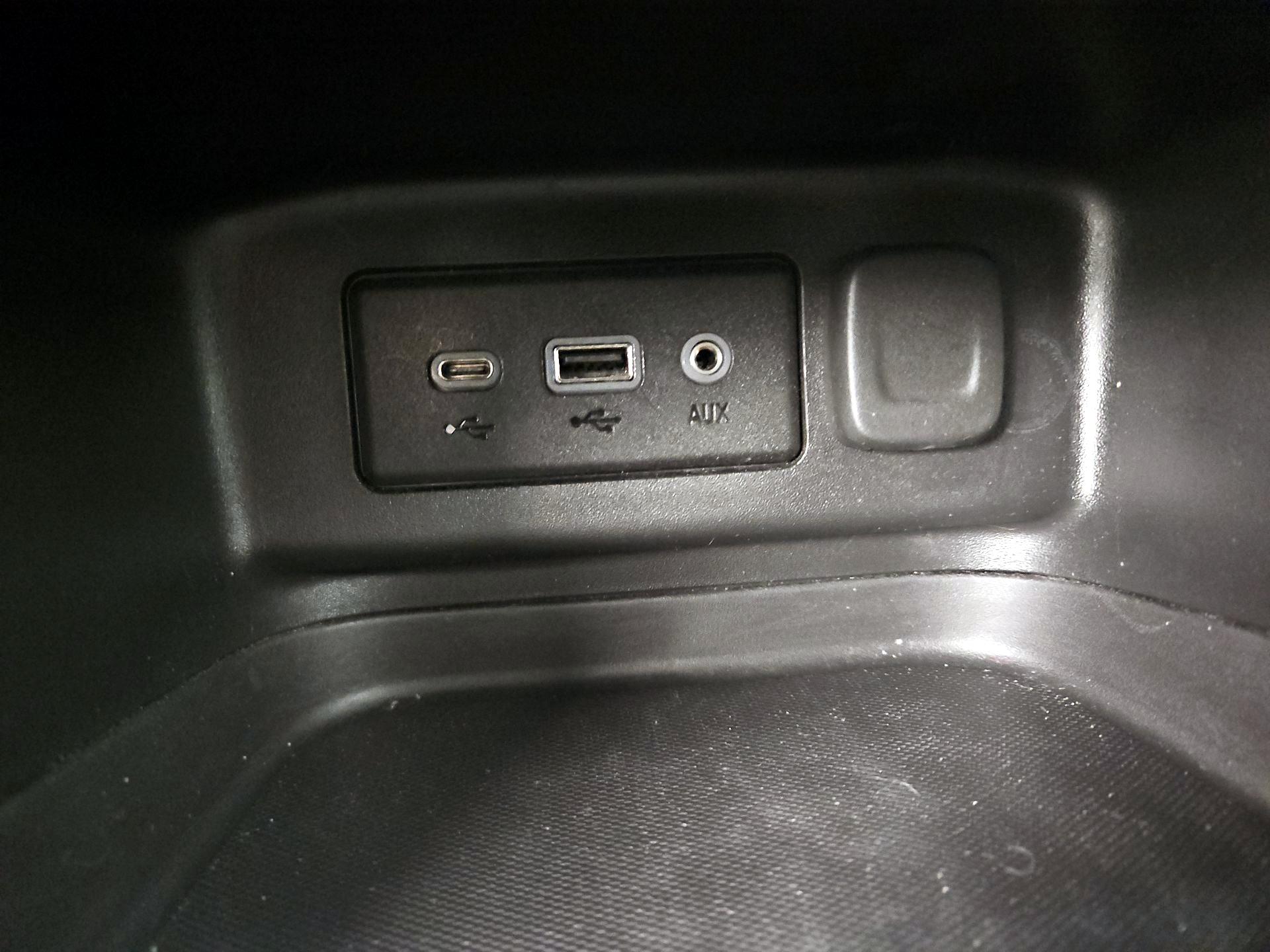 Thumbnail: 2023 Chevrolet Equinox - 18