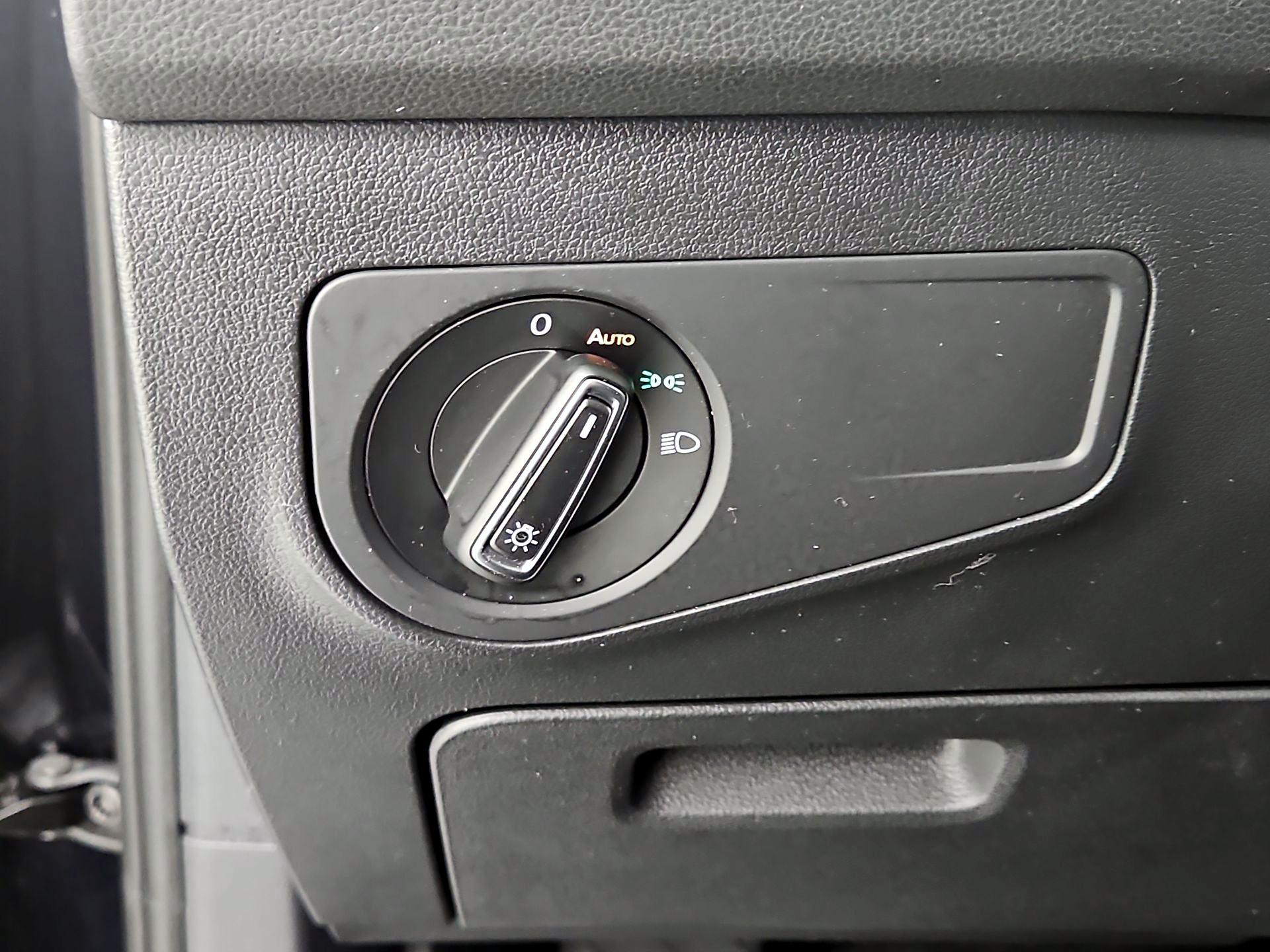 Thumbnail: 2024 Volkswagen Tiguan - 13