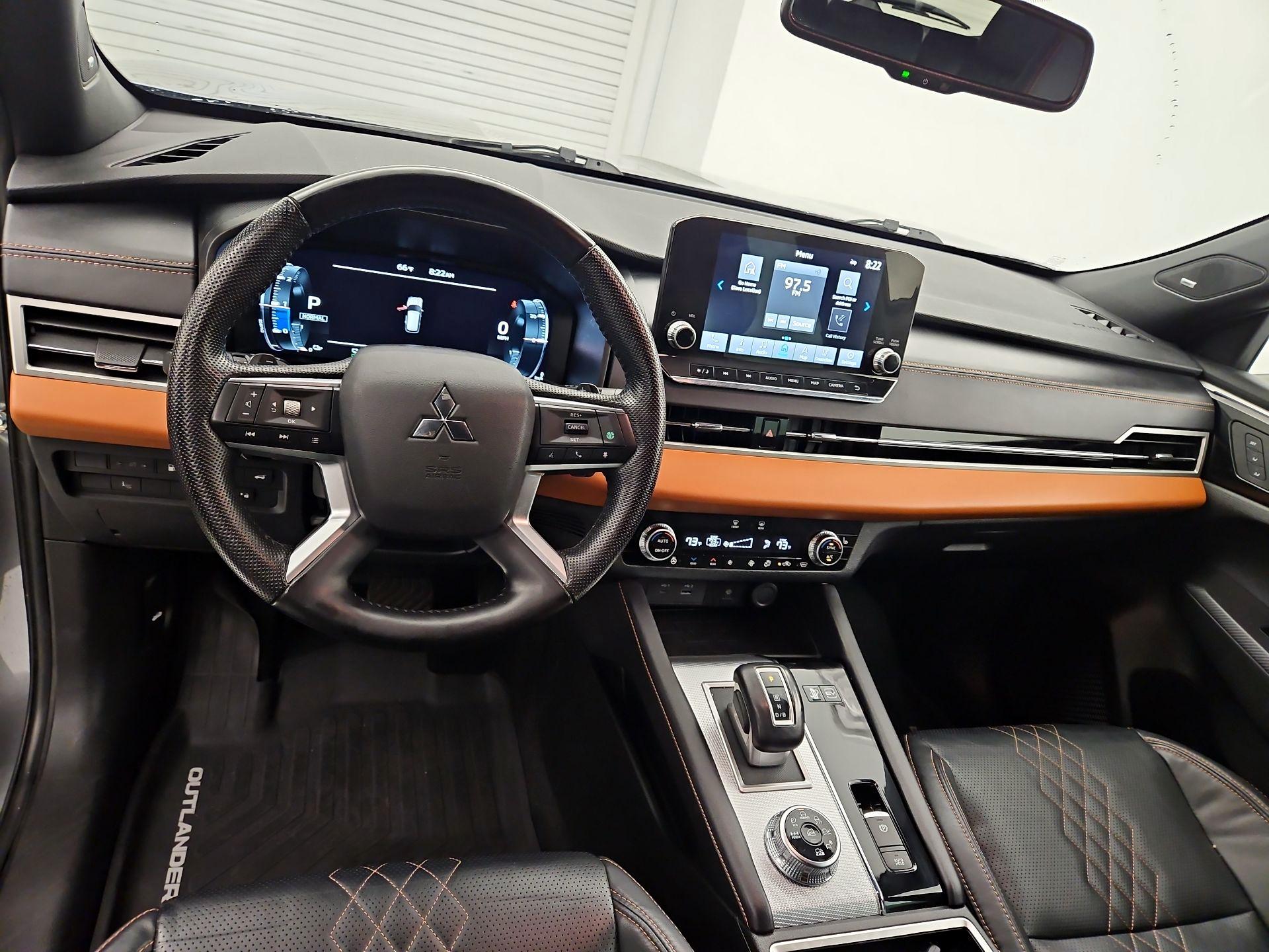 Thumbnail: 2023 Mitsubishi Outlander - 9