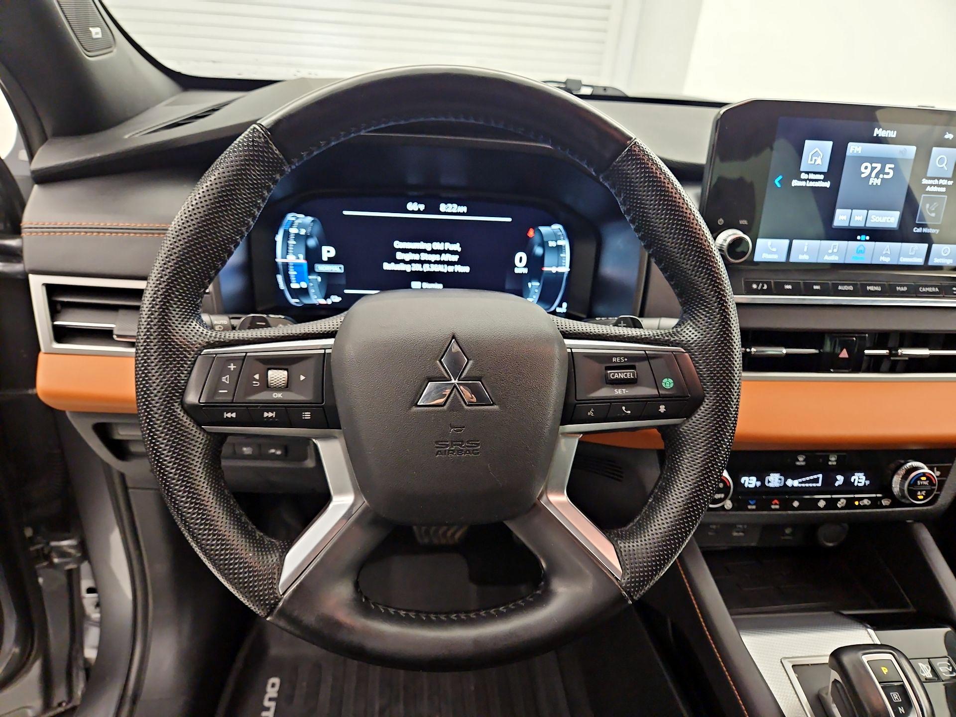 Thumbnail: 2023 Mitsubishi Outlander - 10