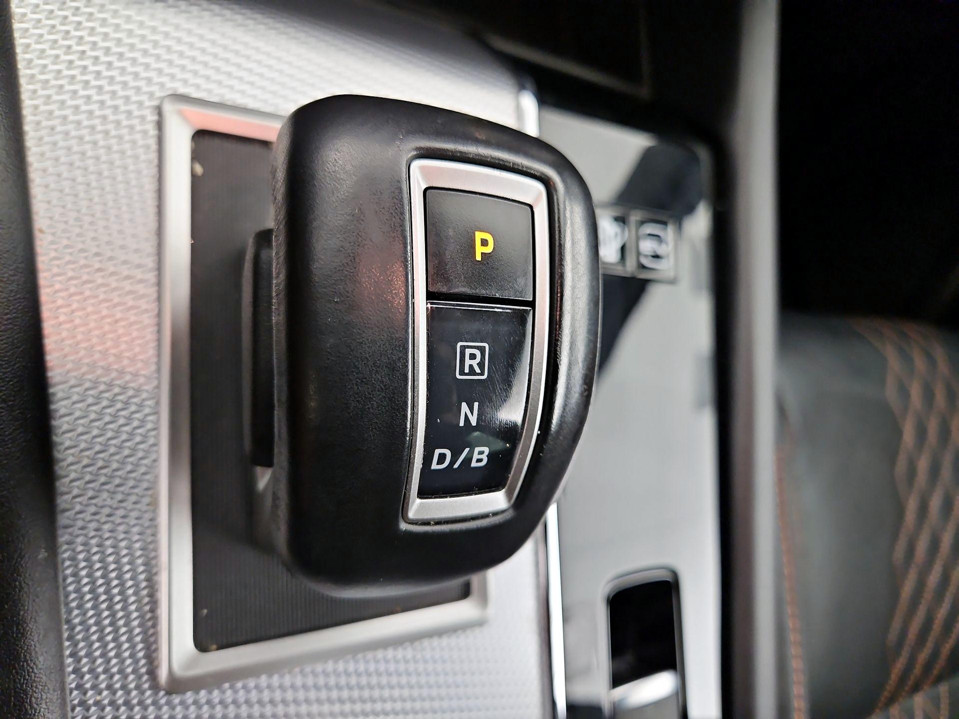 Thumbnail: 2023 Mitsubishi Outlander - 17