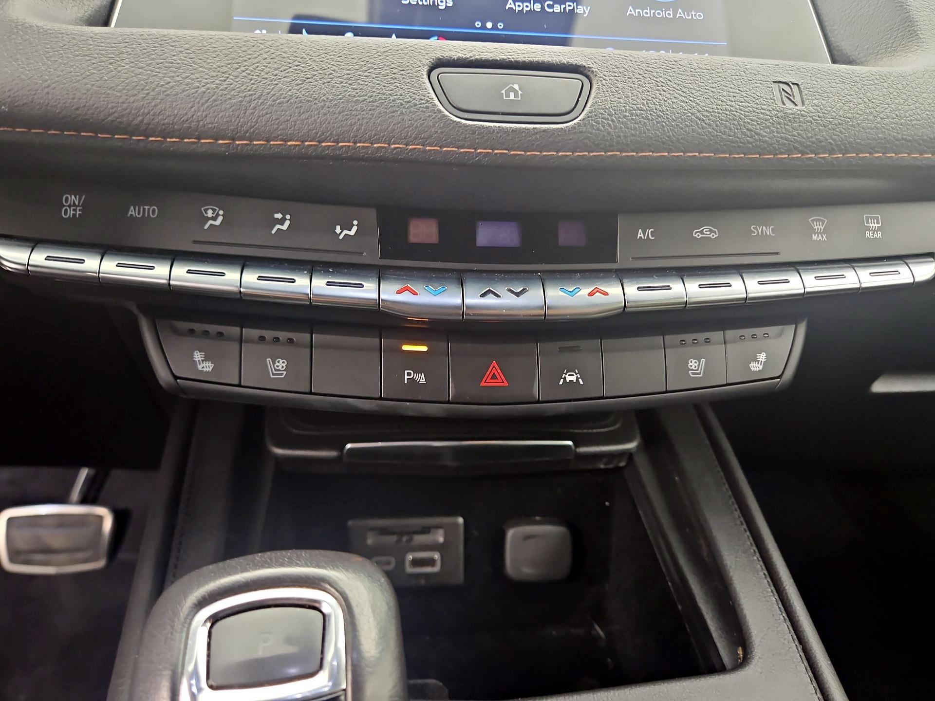 Thumbnail: 2019 Cadillac XT4 - 17