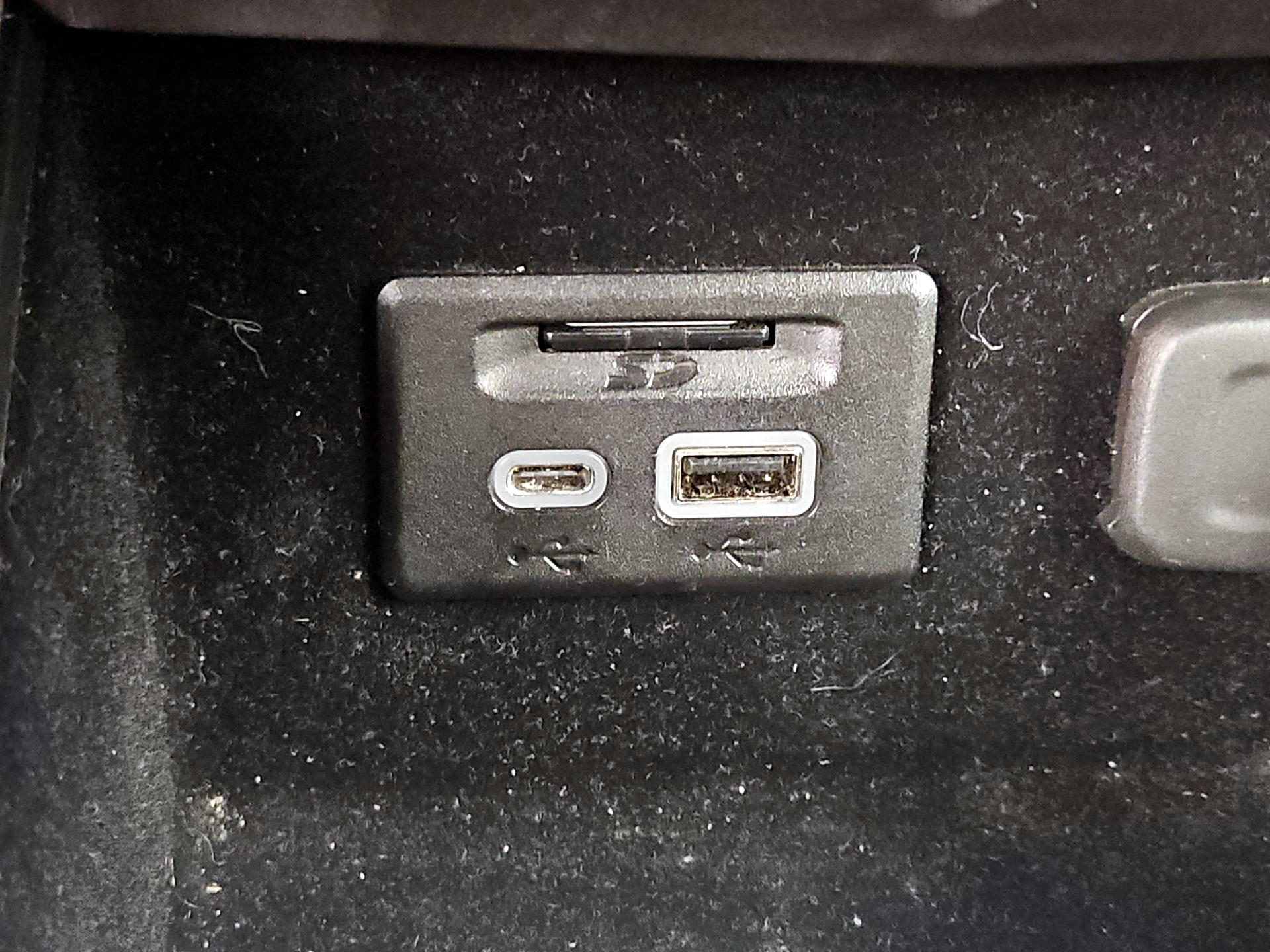 Thumbnail: 2019 Cadillac XT4 - 19