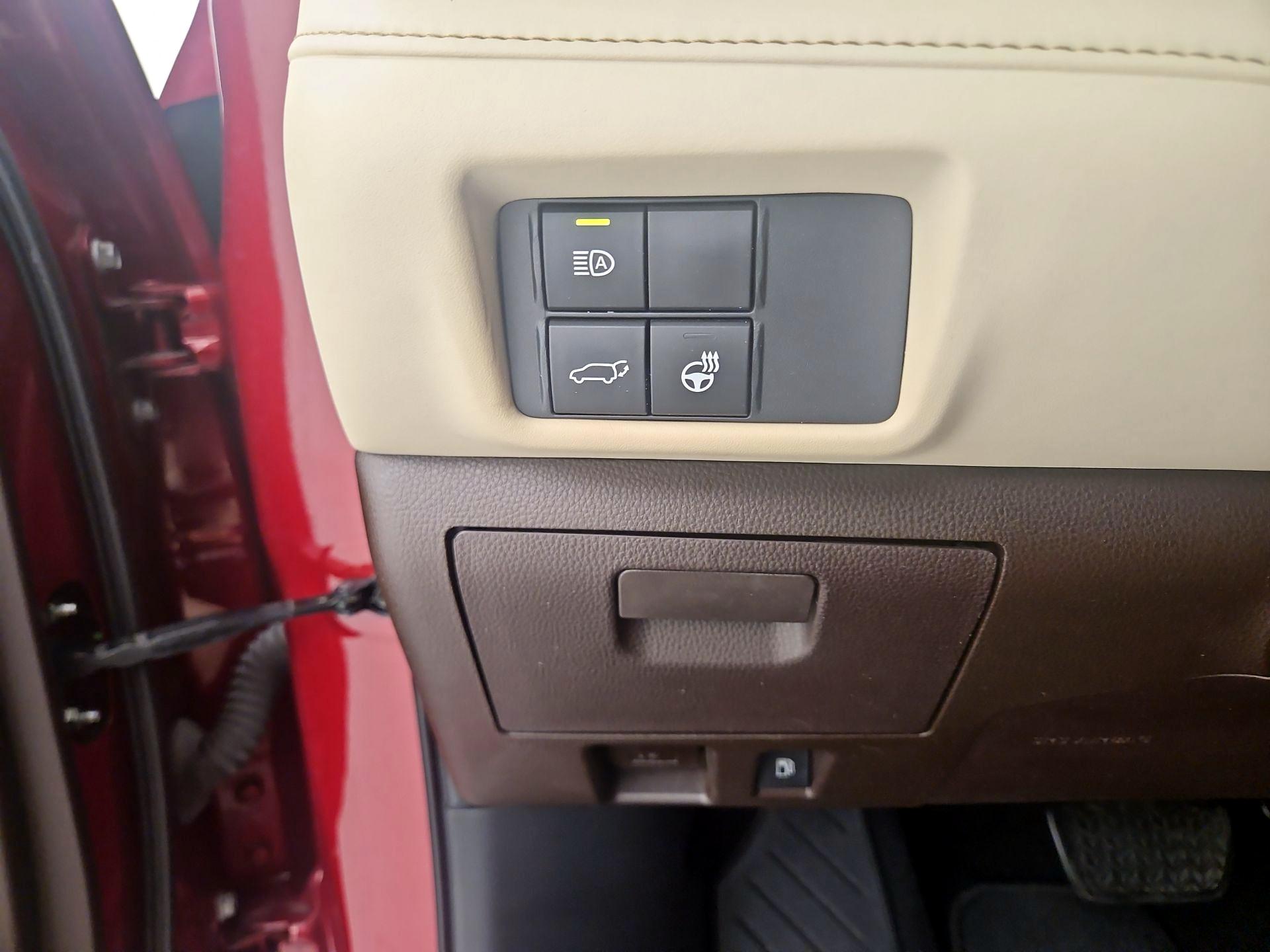 Thumbnail: 2020 Toyota Highlander - 13