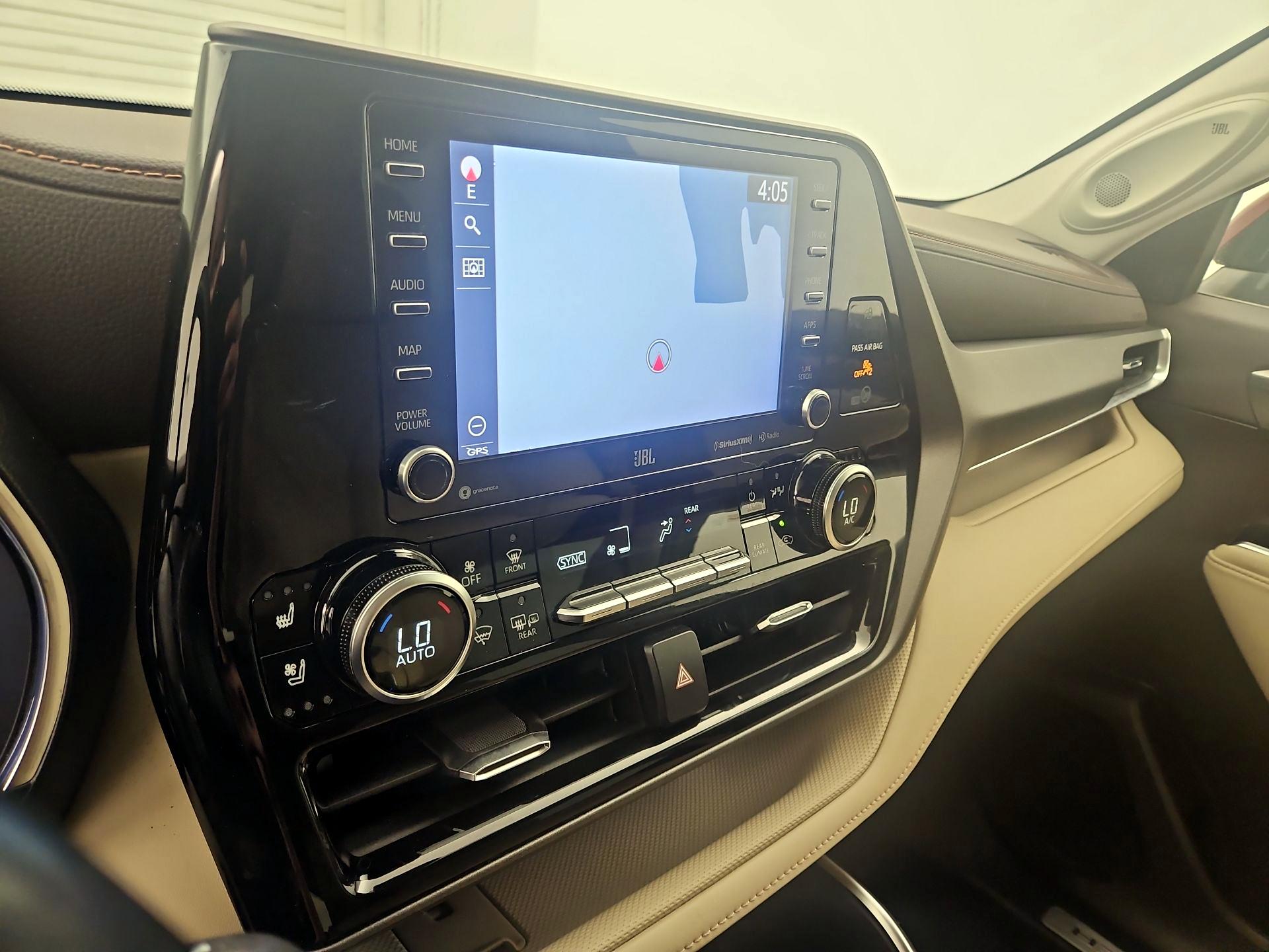 Thumbnail: 2020 Toyota Highlander - 14