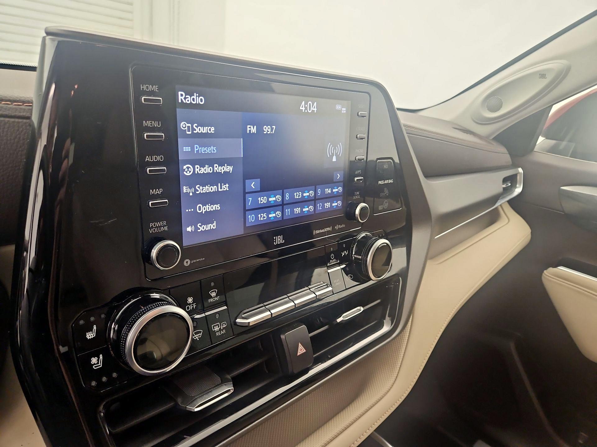 Thumbnail: 2020 Toyota Highlander - 16