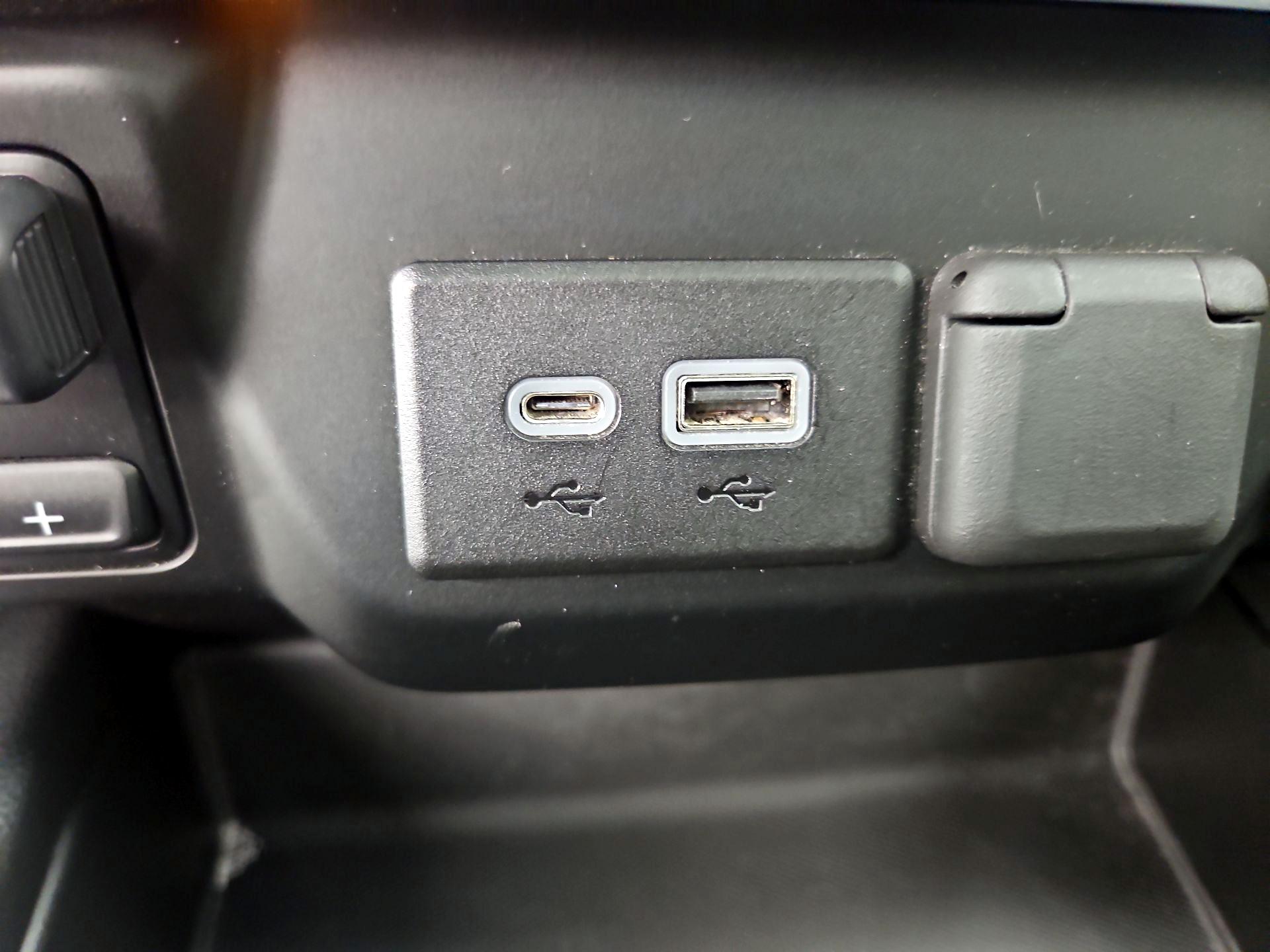 Thumbnail: 2020 Chevrolet Silverado 1500 - 18