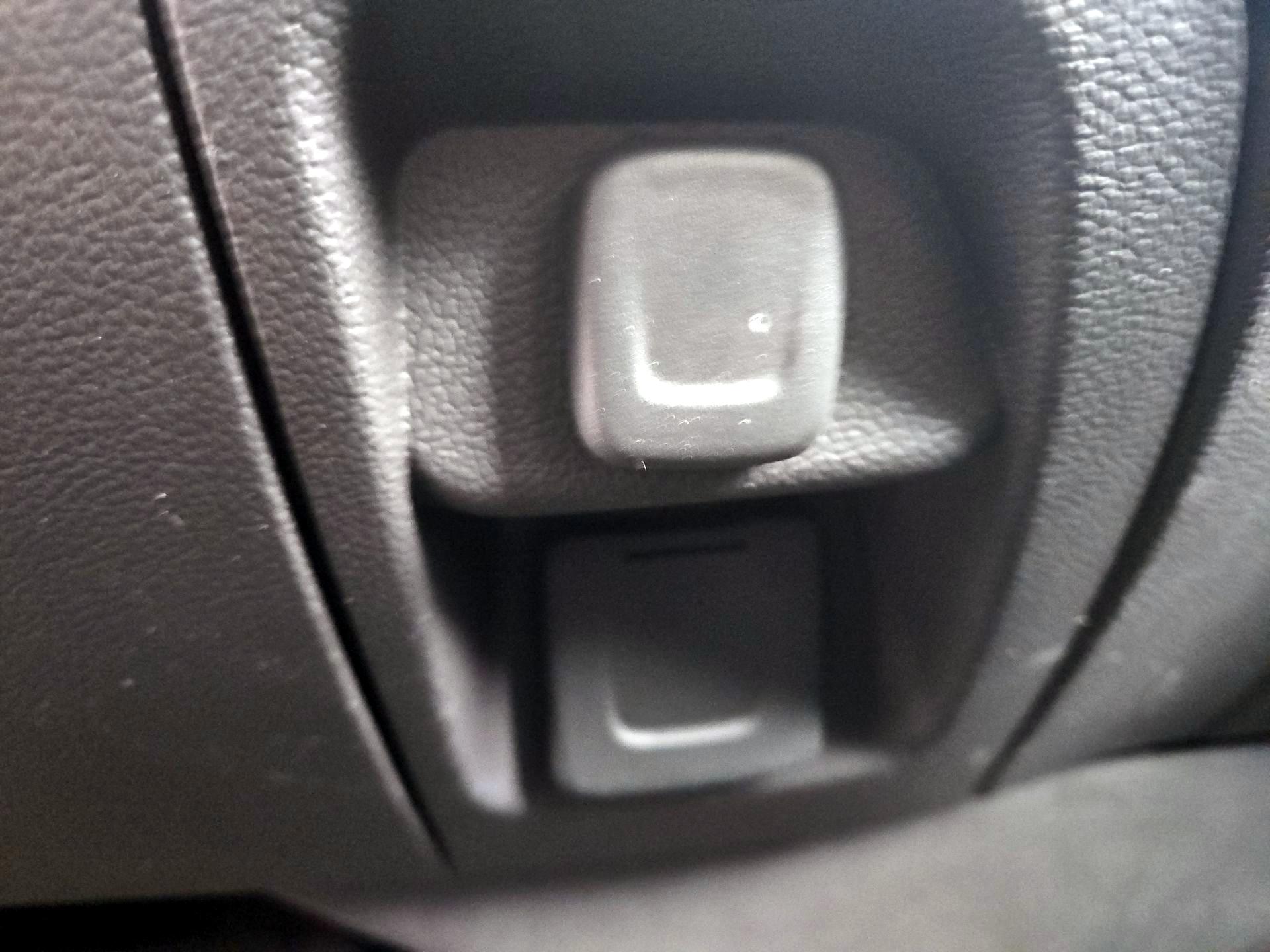 Thumbnail: 2015 Chevrolet Silverado 1500 - 18