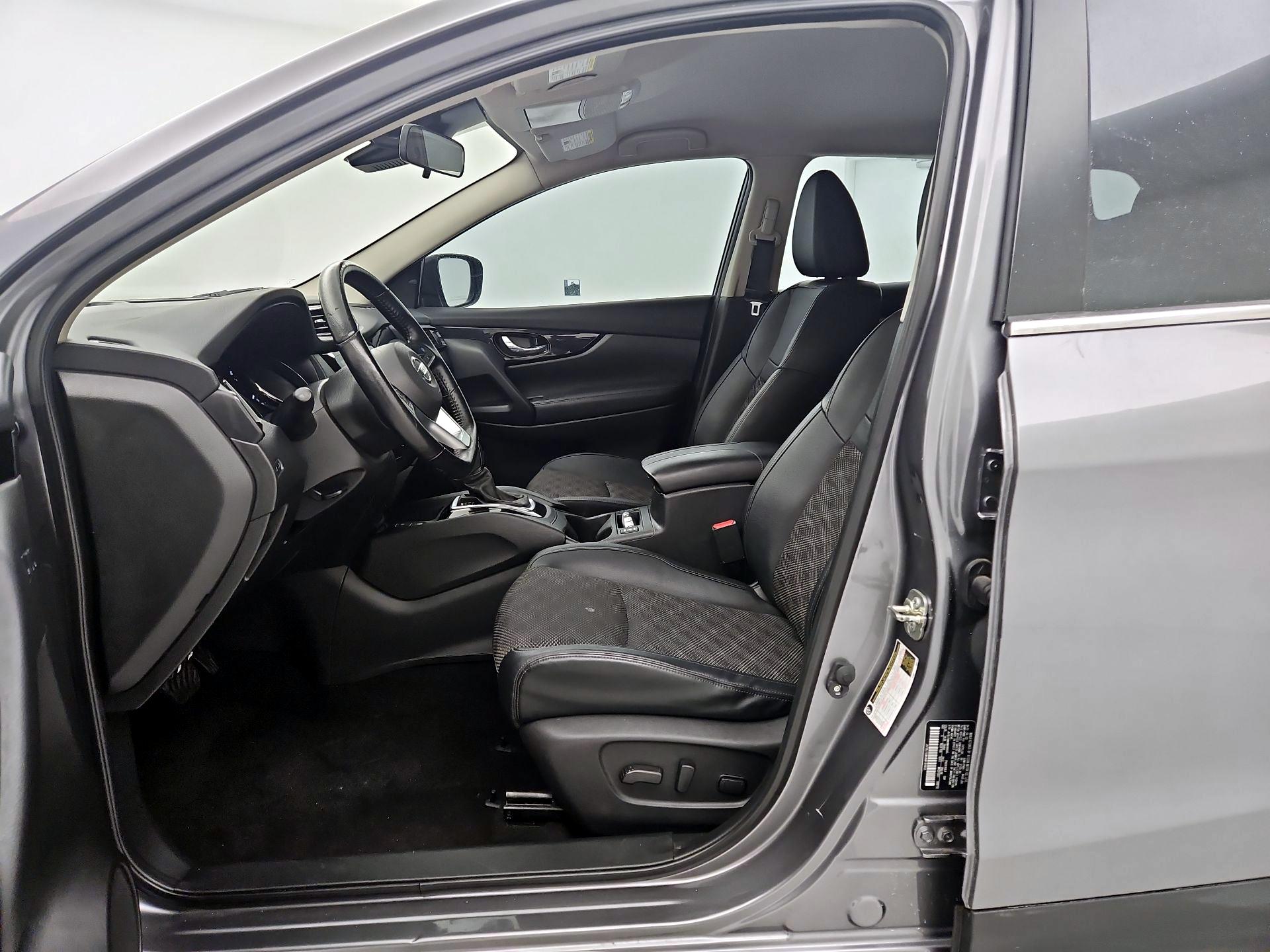 Thumbnail: 2022 Nissan Rogue Sport - 11