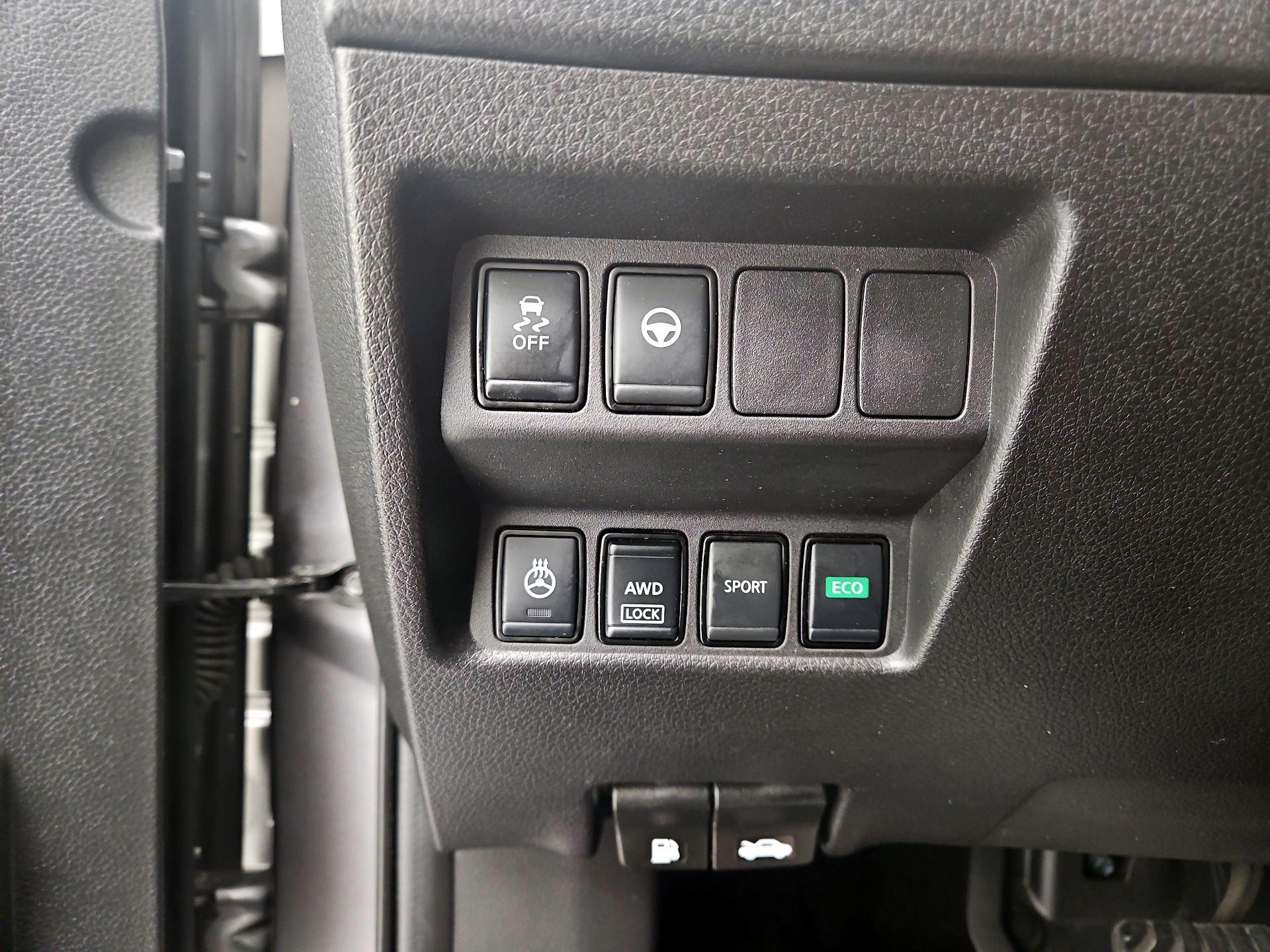 Thumbnail: 2022 Nissan Rogue Sport - 13