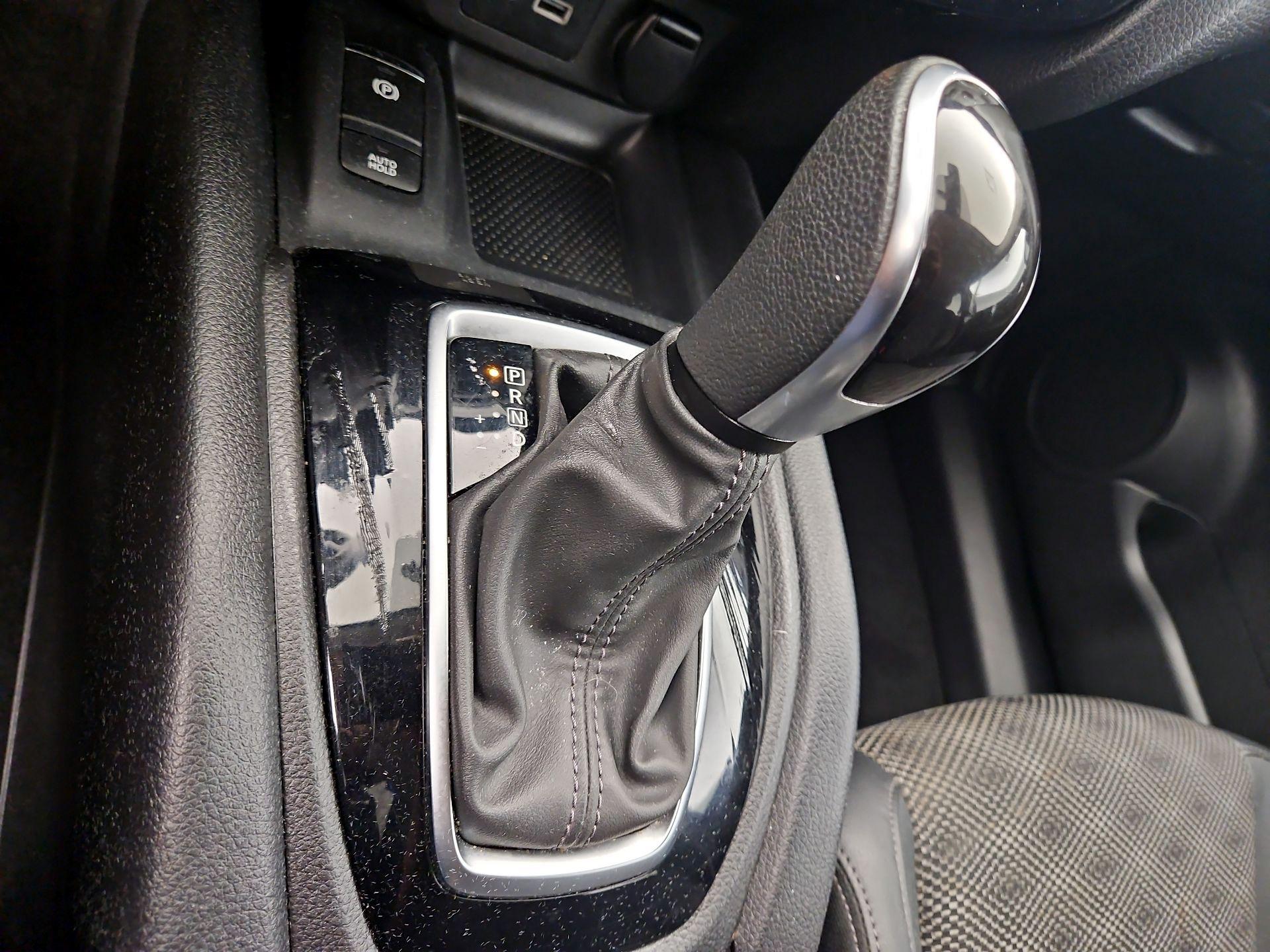 Thumbnail: 2022 Nissan Rogue Sport - 17