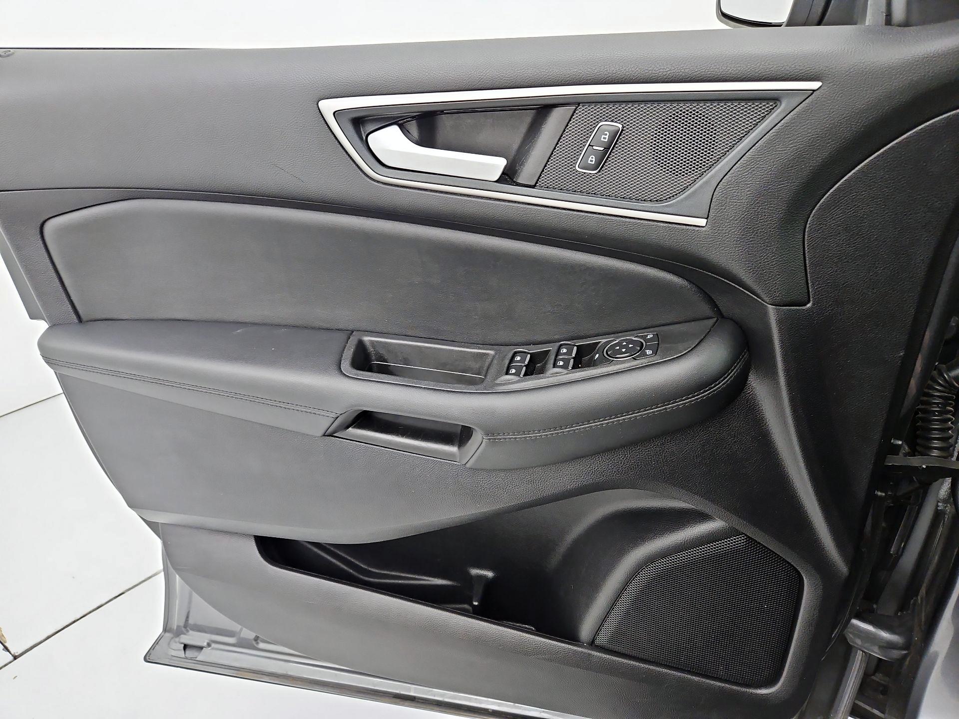 Thumbnail: 2021 Ford Edge - 12