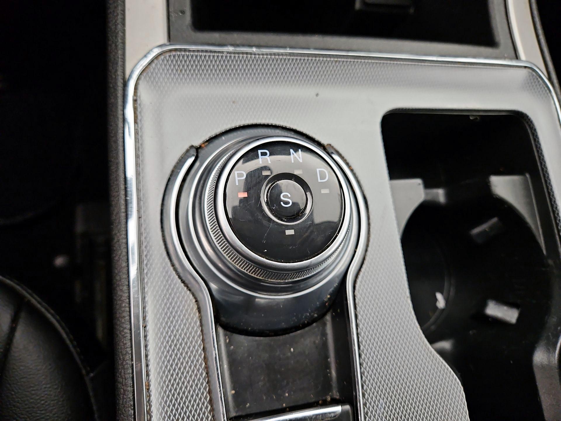 Thumbnail: 2021 Ford Edge - 17