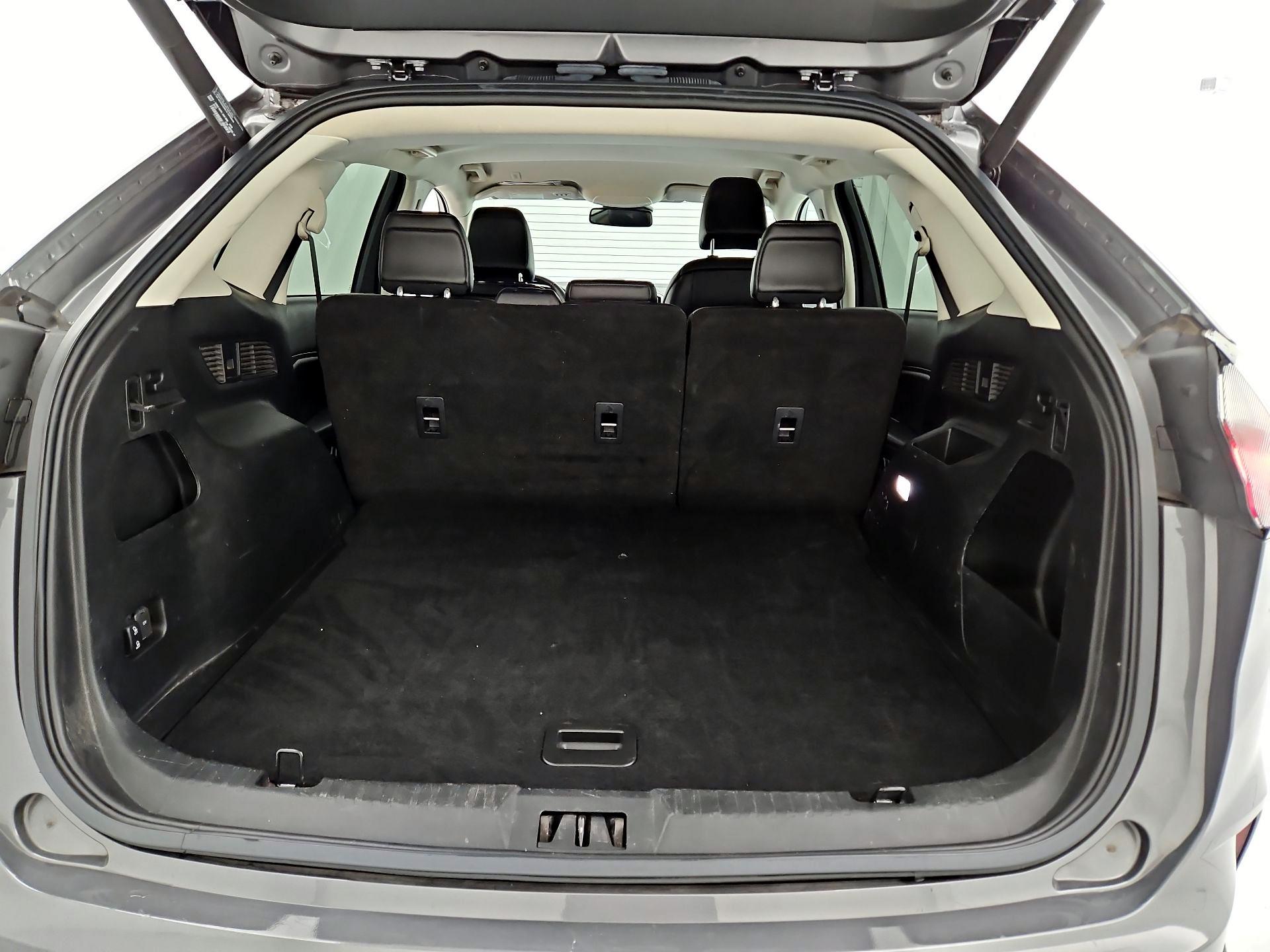 Thumbnail: 2021 Ford Edge - 20