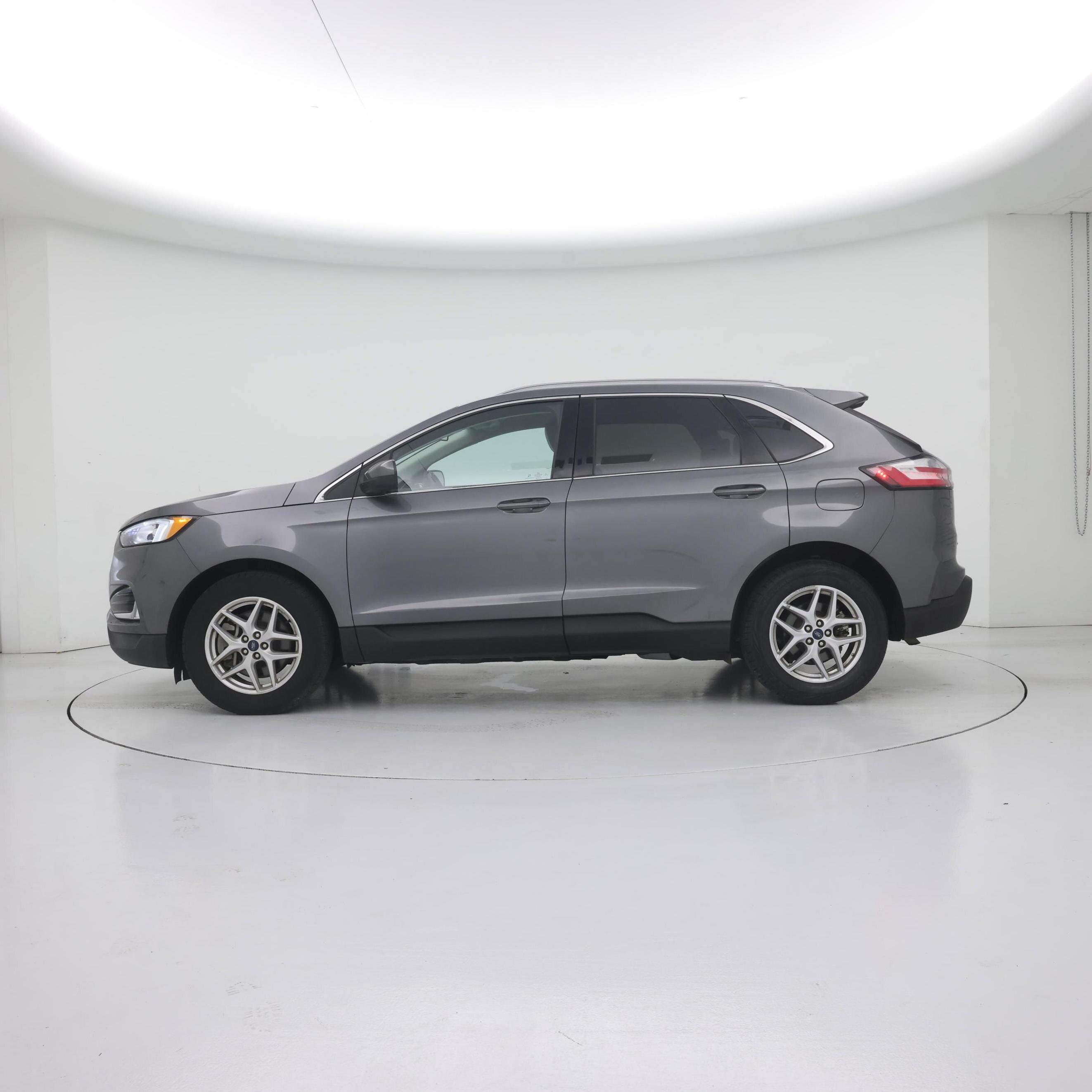 Thumbnail: 2021 Ford Edge - 3