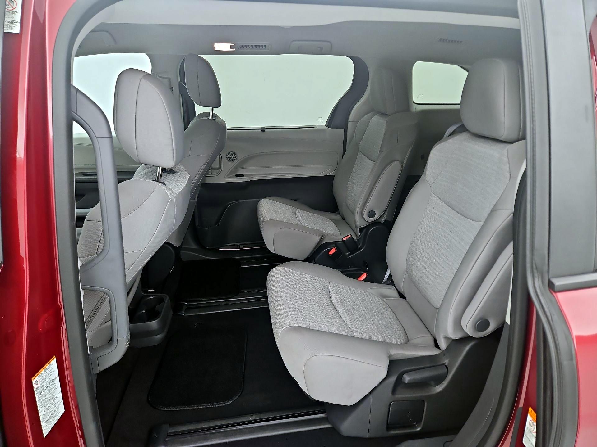 Thumbnail: 2024 Toyota Sienna - 20