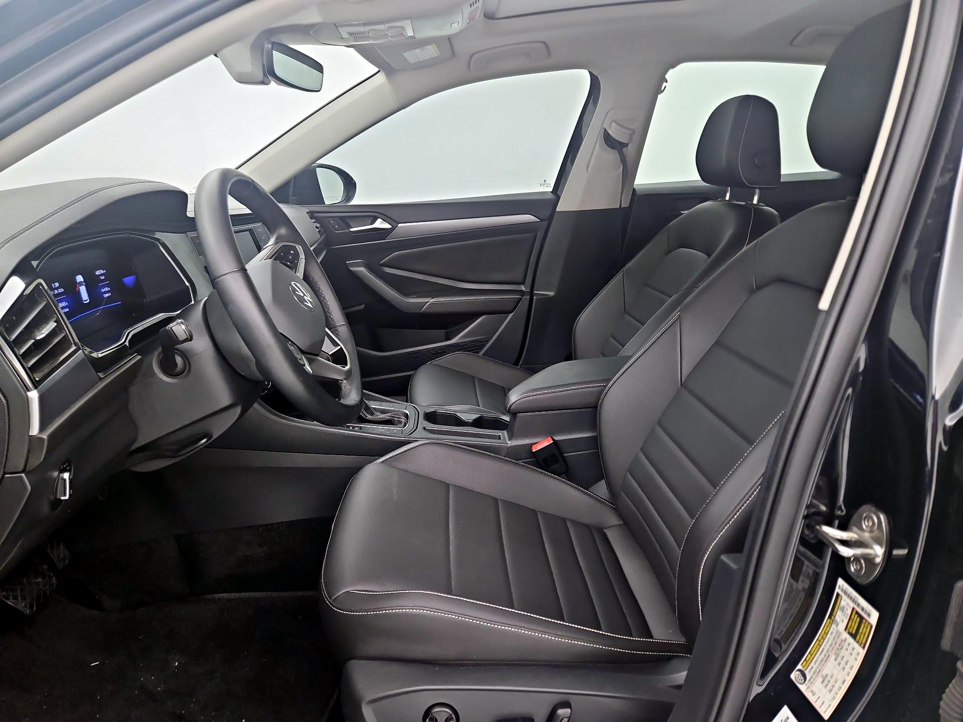 Thumbnail: 2023 Volkswagen Jetta - 11