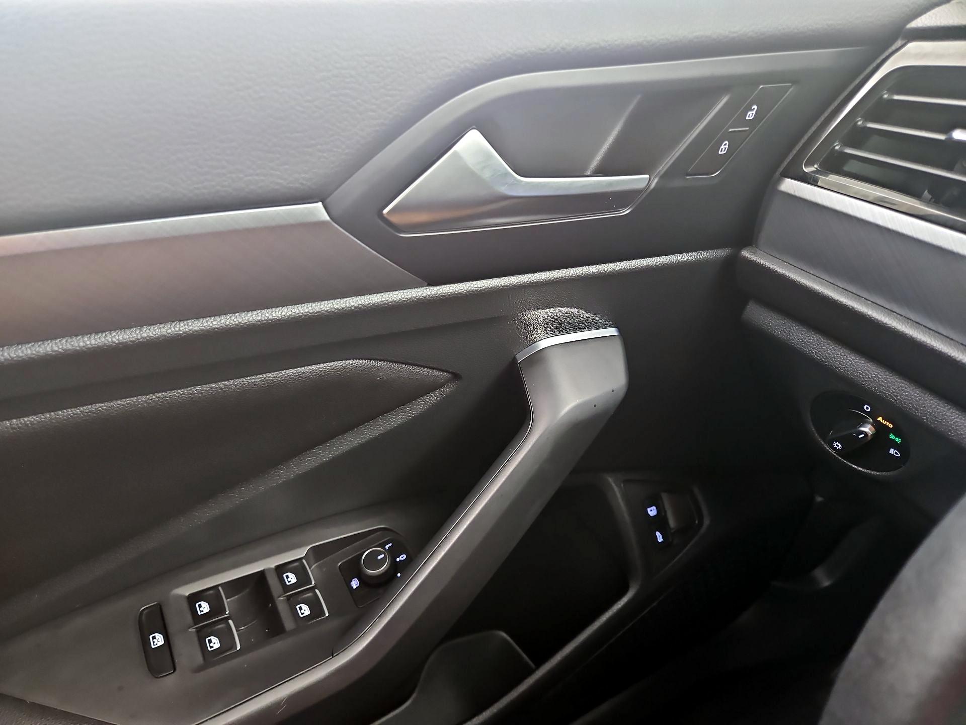 Thumbnail: 2023 Volkswagen Jetta - 12