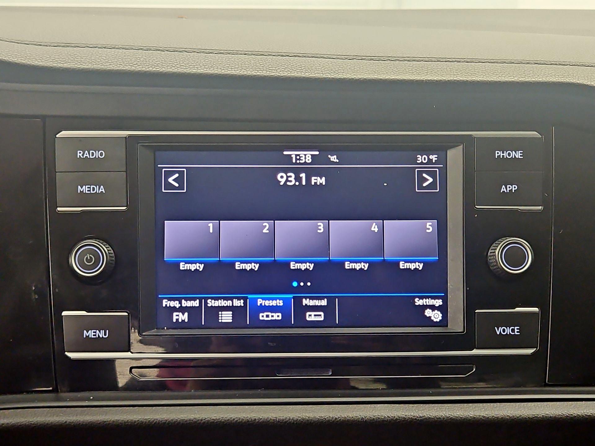 Thumbnail: 2023 Volkswagen Jetta - 15