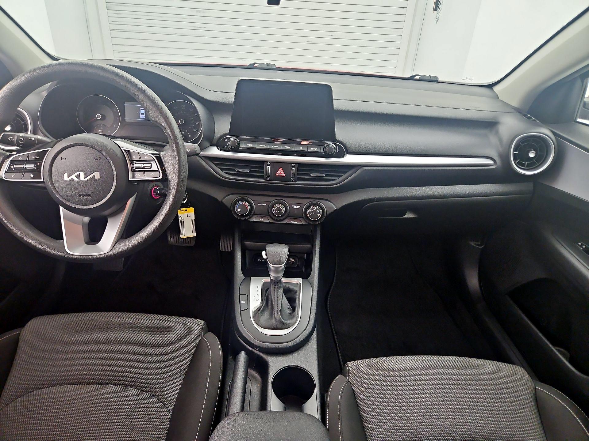 Thumbnail: 2024 Kia Forte - 9