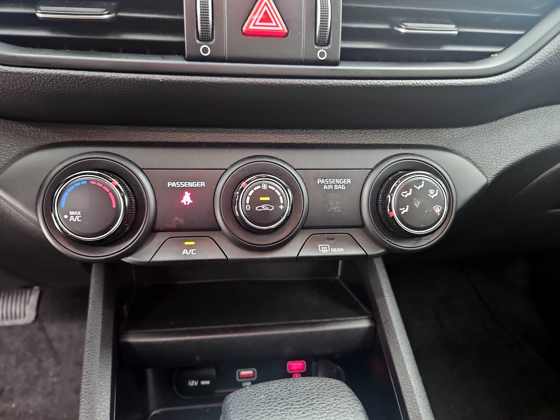 Thumbnail: 2024 Kia Forte - 16