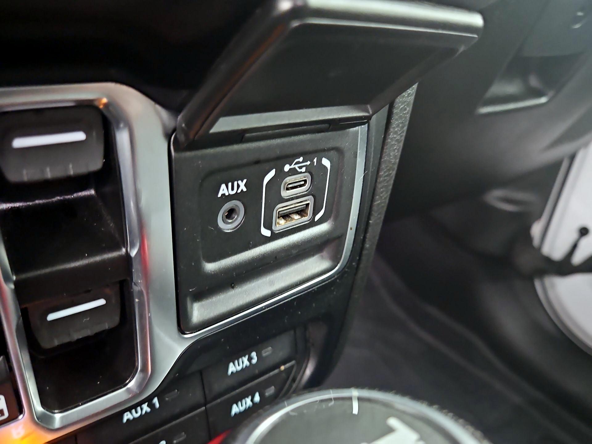 Thumbnail: 2024 Jeep Wrangler - 18