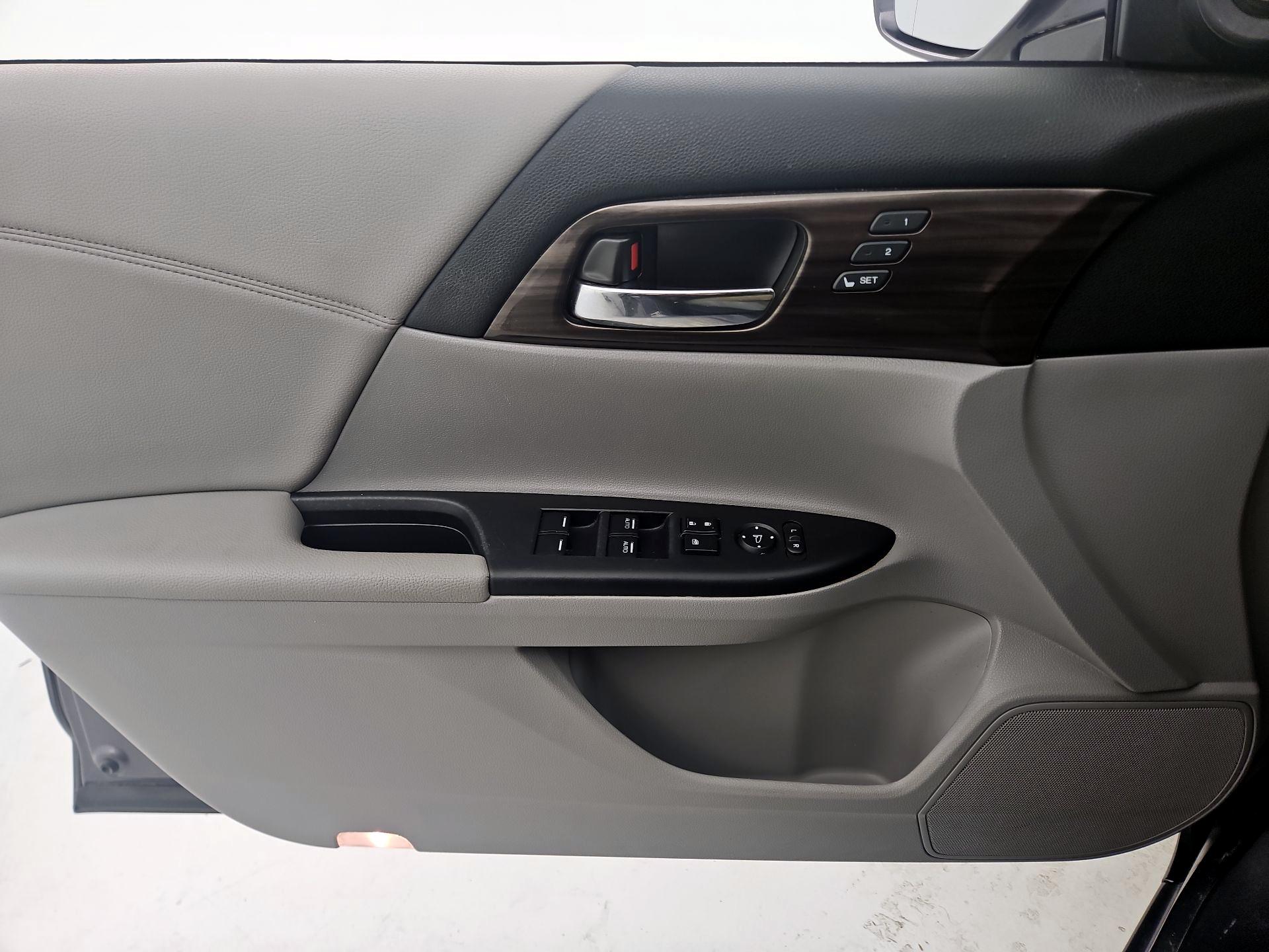 Thumbnail: 2016 Honda Accord - 12