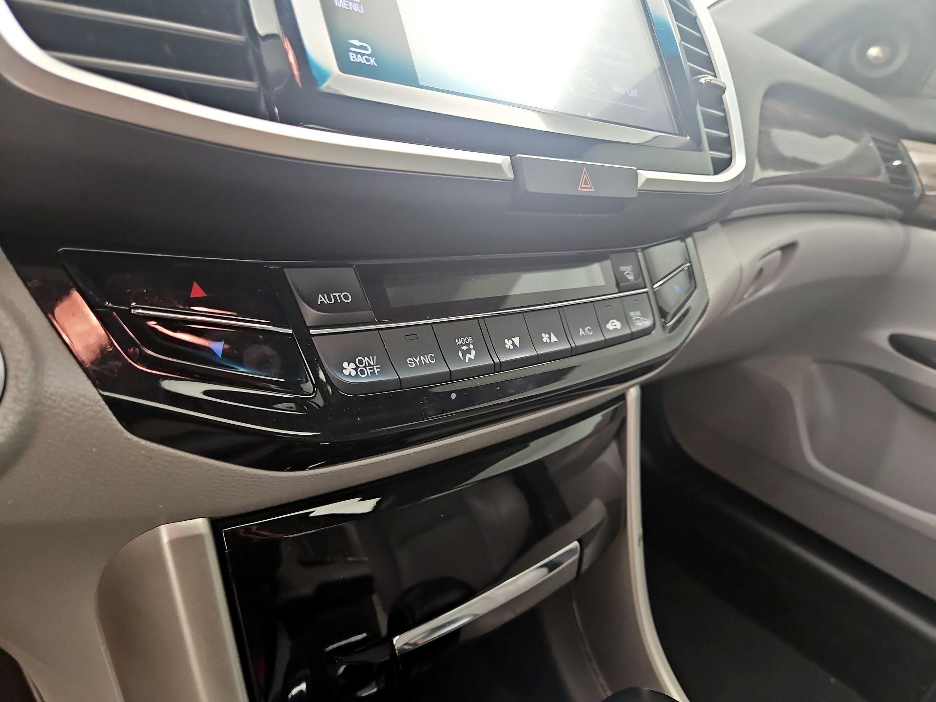 Thumbnail: 2016 Honda Accord - 16