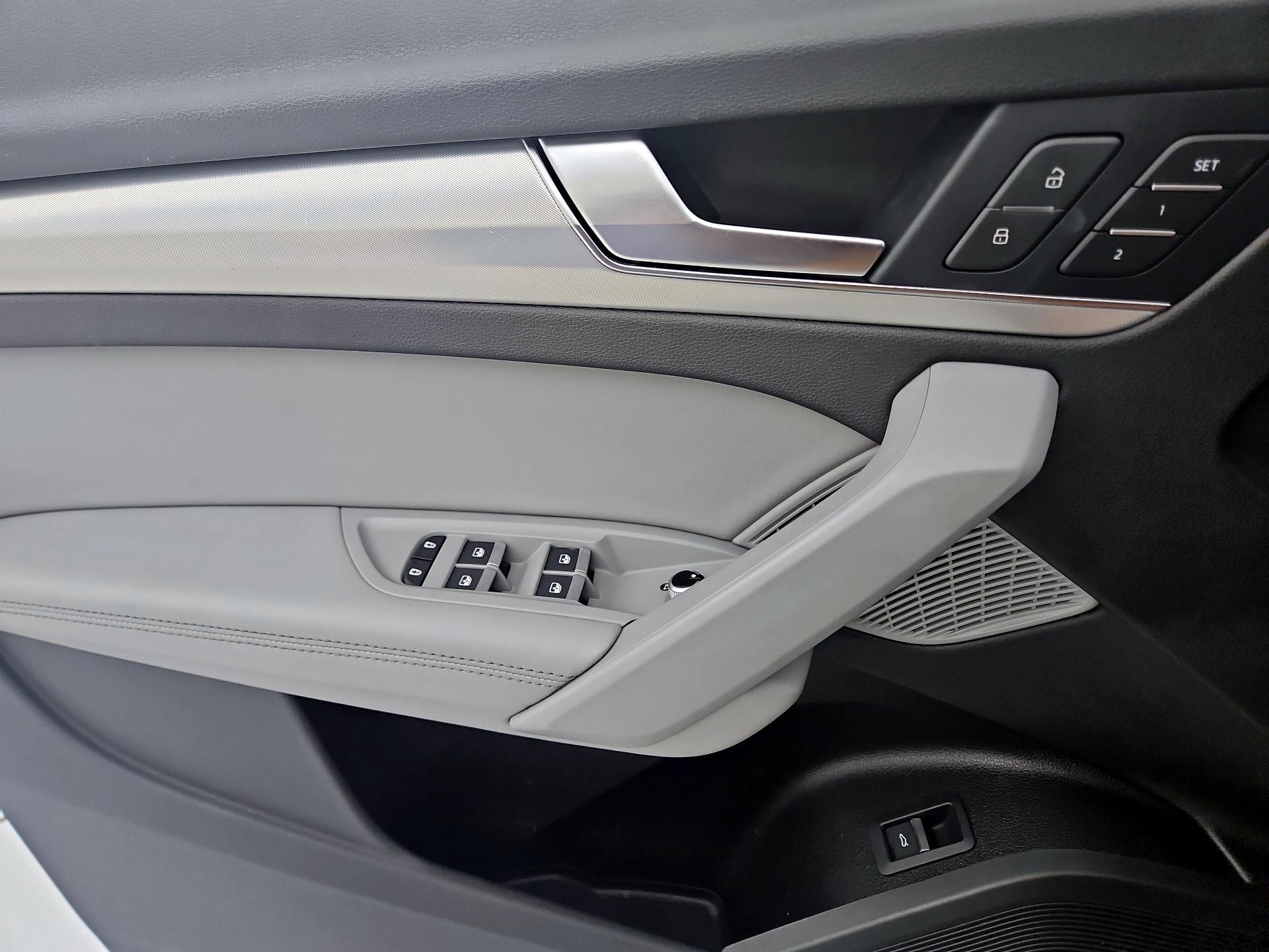 Thumbnail: 2021 Audi Q5 - 12