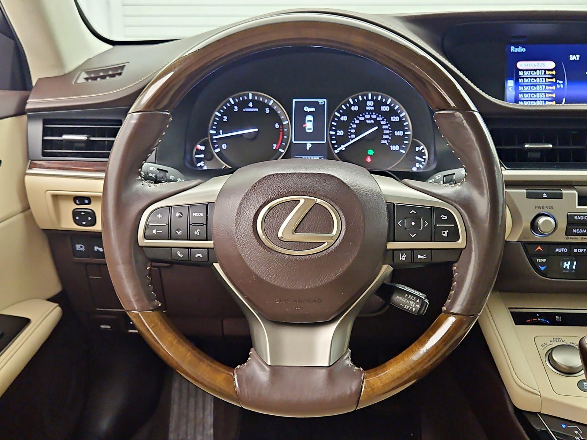 Thumbnail: 2017 Lexus ES - 10