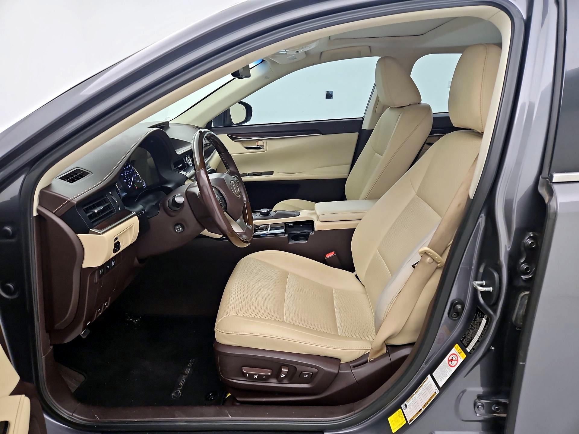 Thumbnail: 2017 Lexus ES - 11