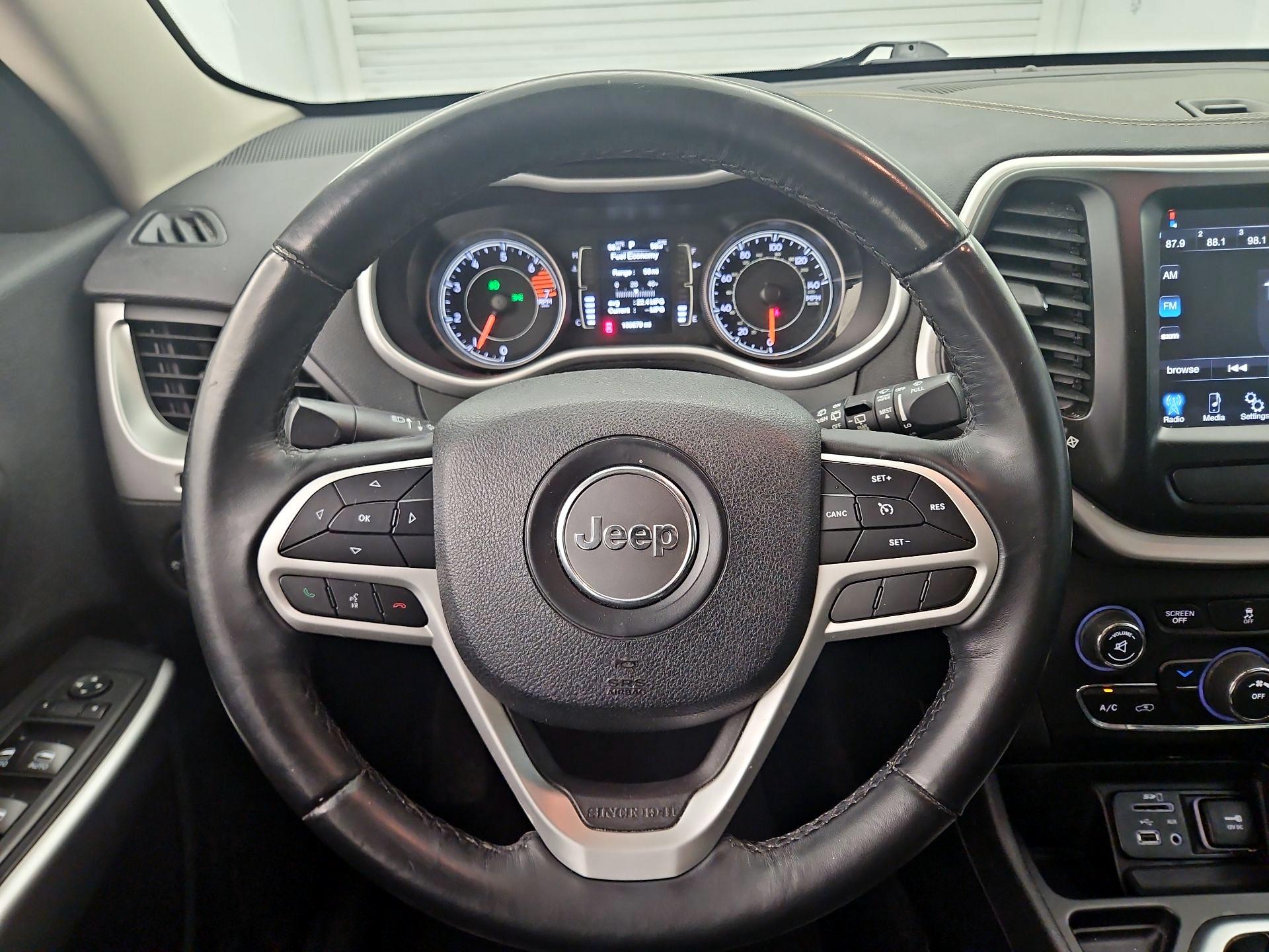 Thumbnail: 2018 Jeep Cherokee - 10