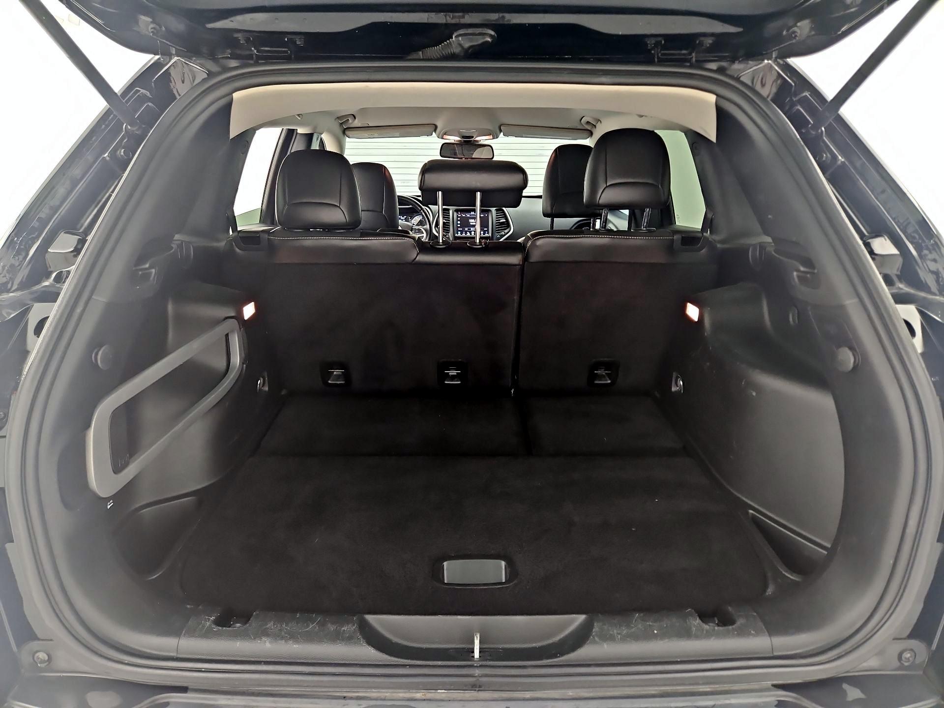 Thumbnail: 2018 Jeep Cherokee - 20