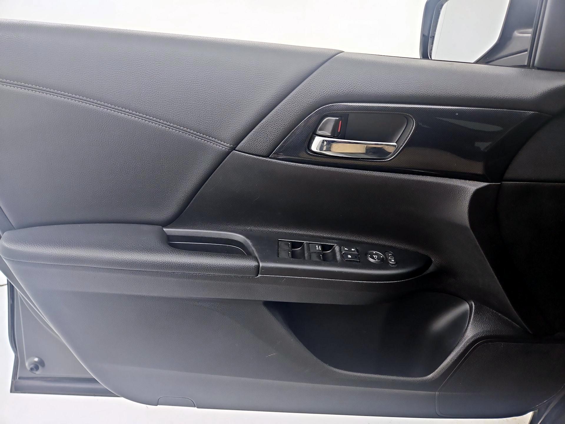 Thumbnail: 2015 Honda Accord - 12