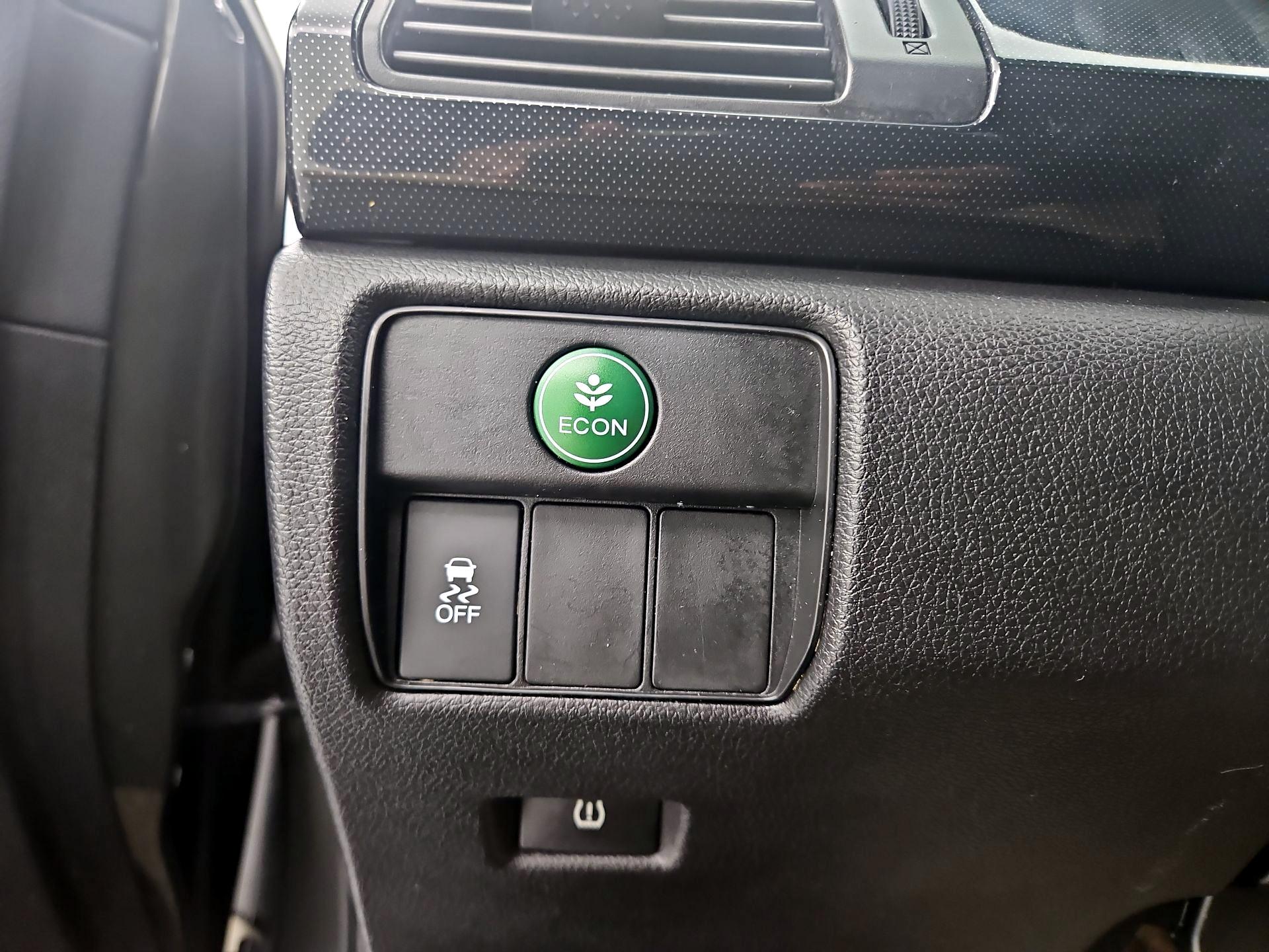 Thumbnail: 2015 Honda Accord - 13