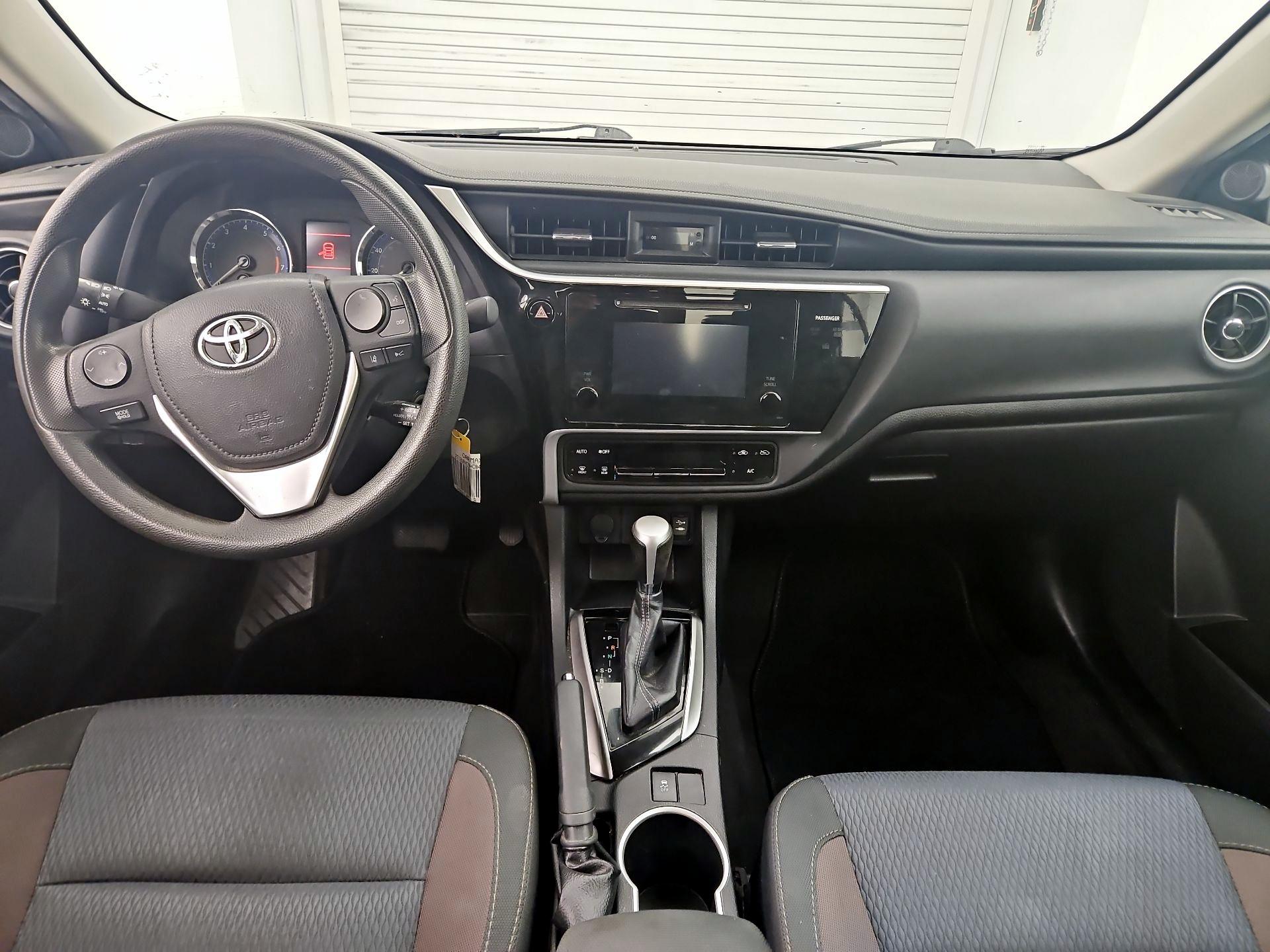 Thumbnail: 2017 Toyota Corolla - 9