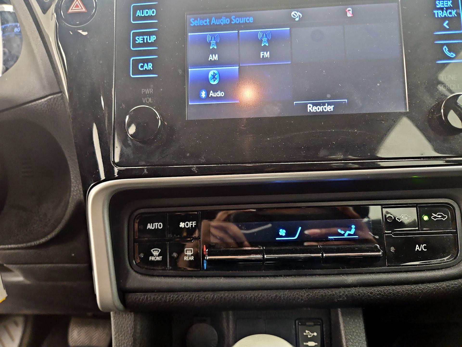 Thumbnail: 2017 Toyota Corolla - 16