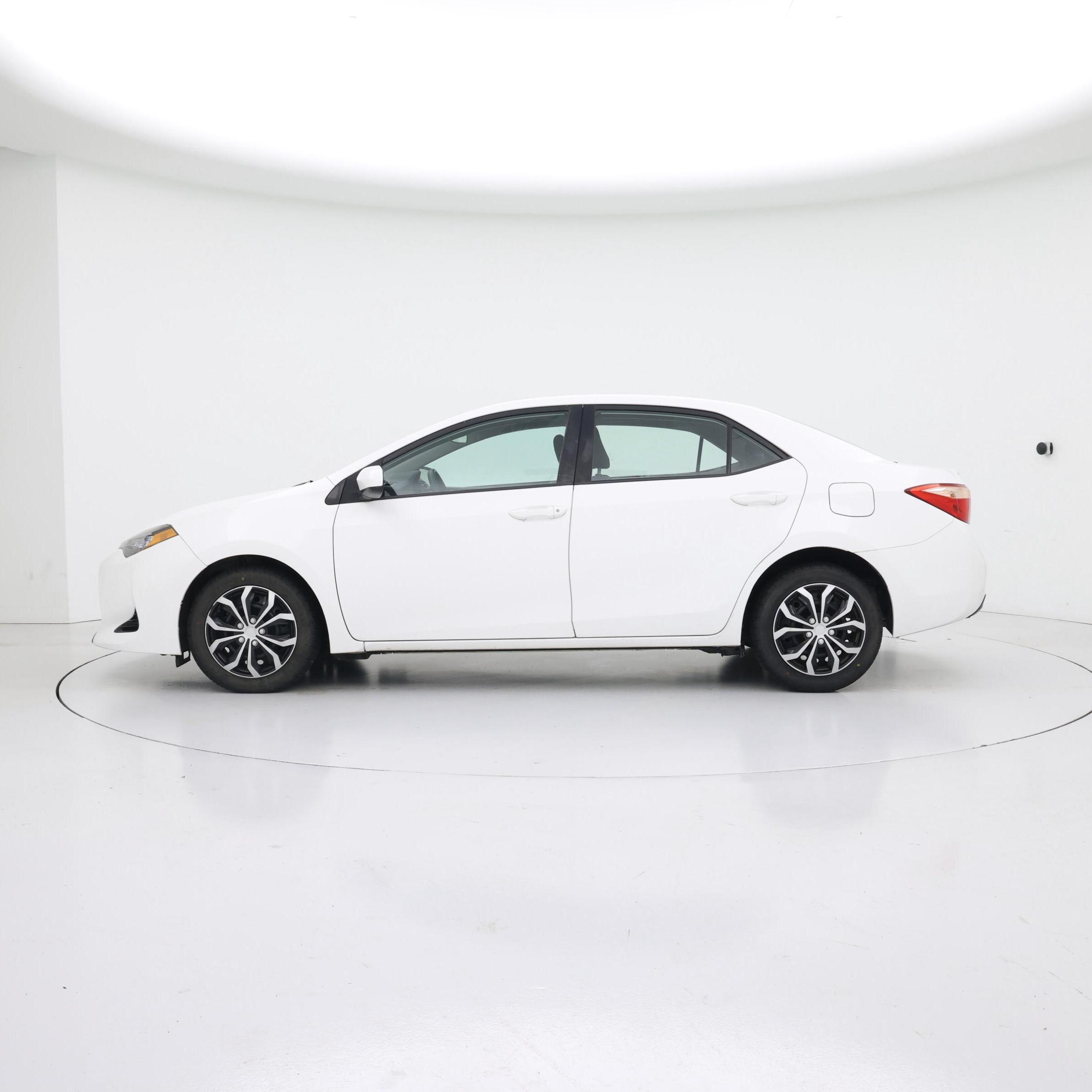 Thumbnail: 2017 Toyota Corolla - 3